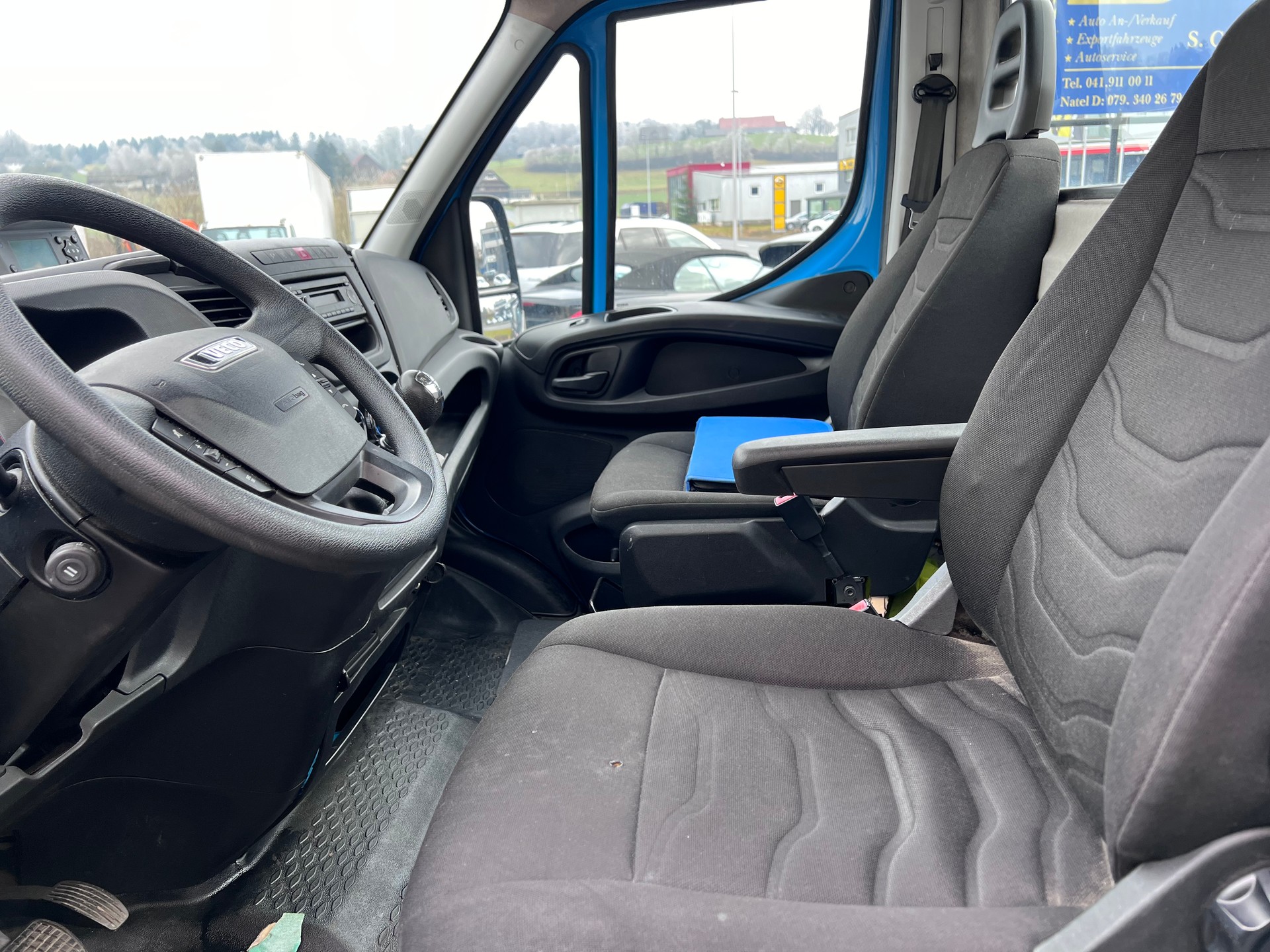 IVECO Sattelschlepper-image-9