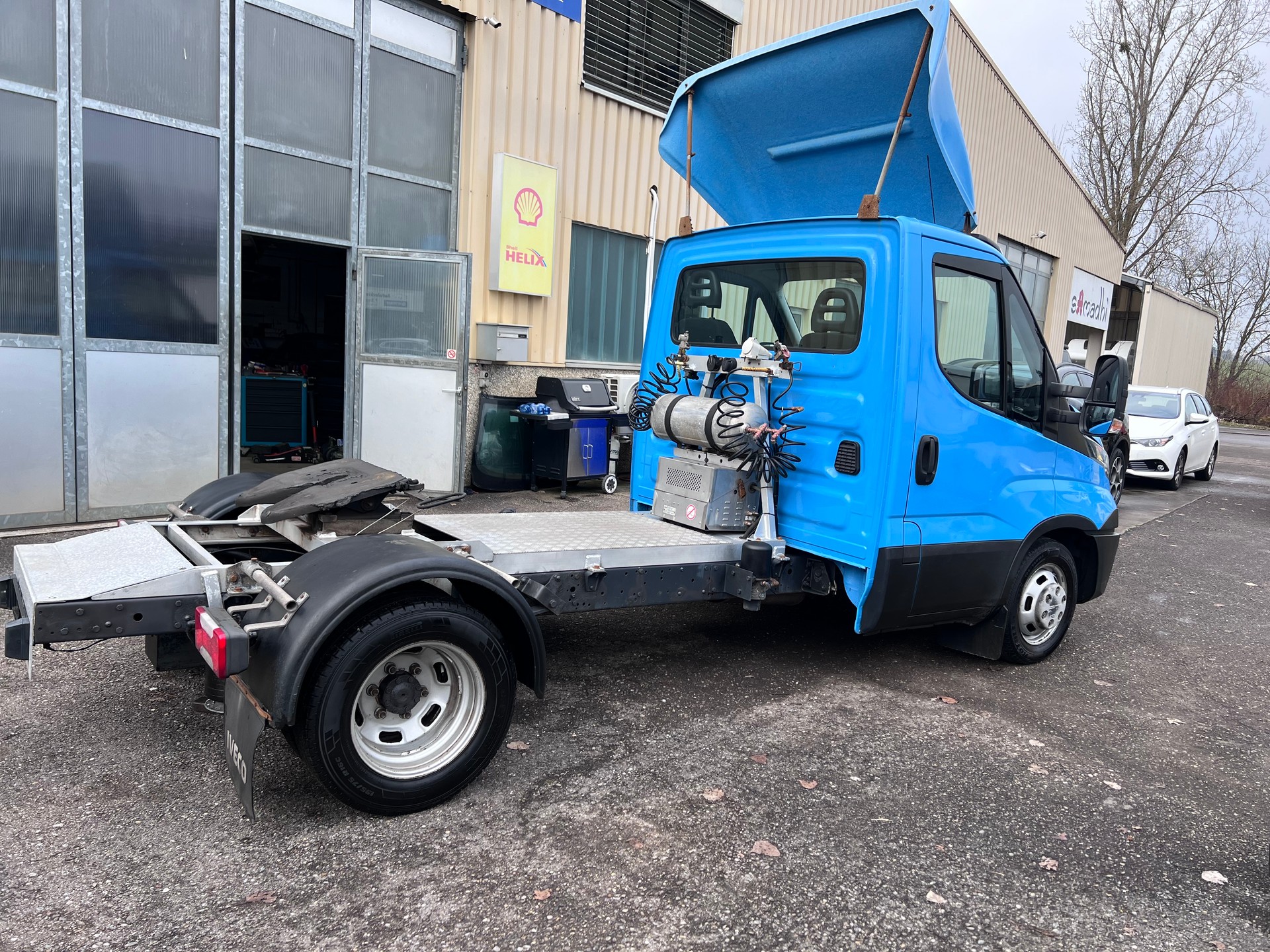 IVECO Sattelschlepper-image-6