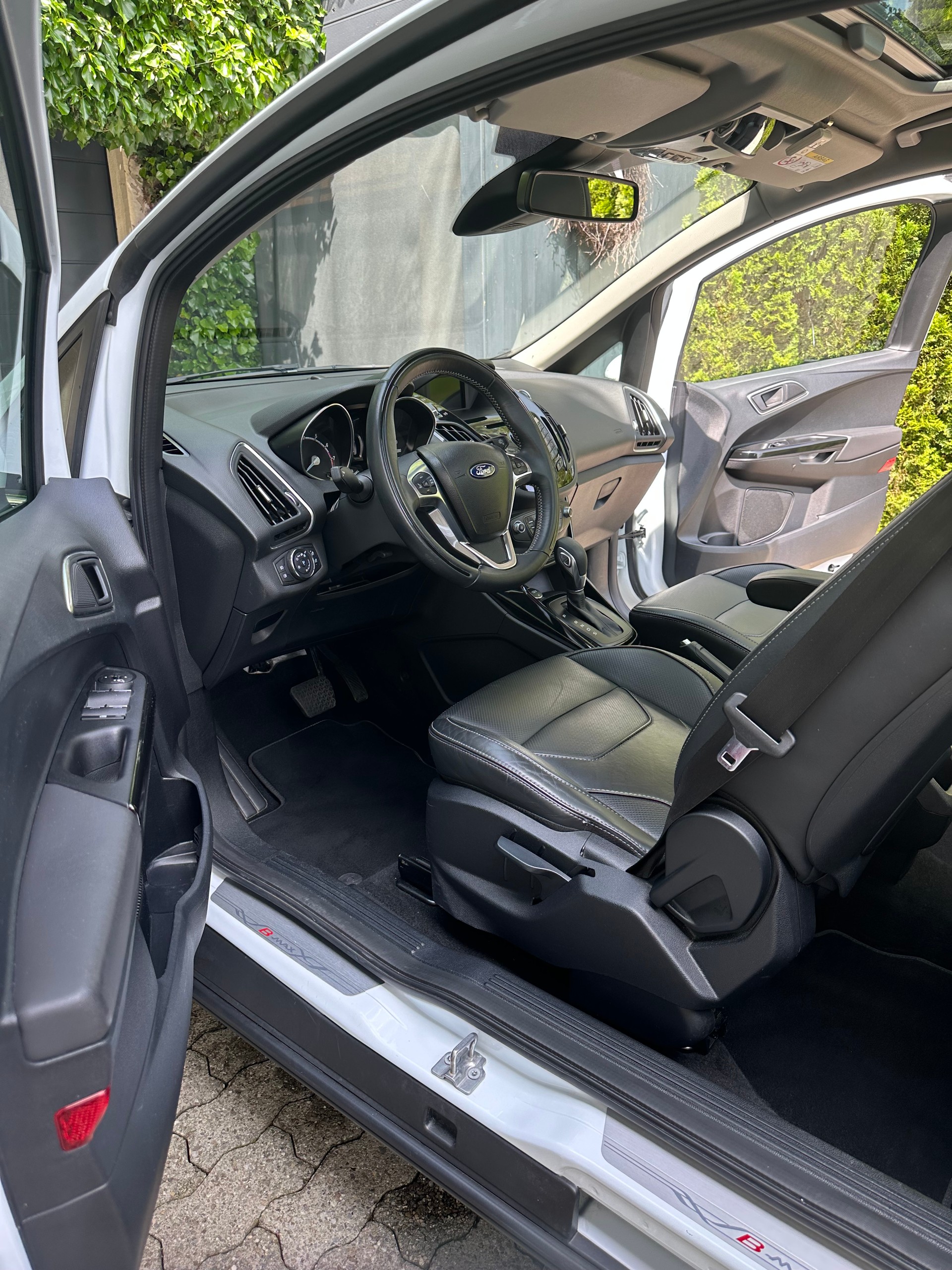 FORD B-Max 1.6 Ti-VCT Titanium PowerShift-image-10