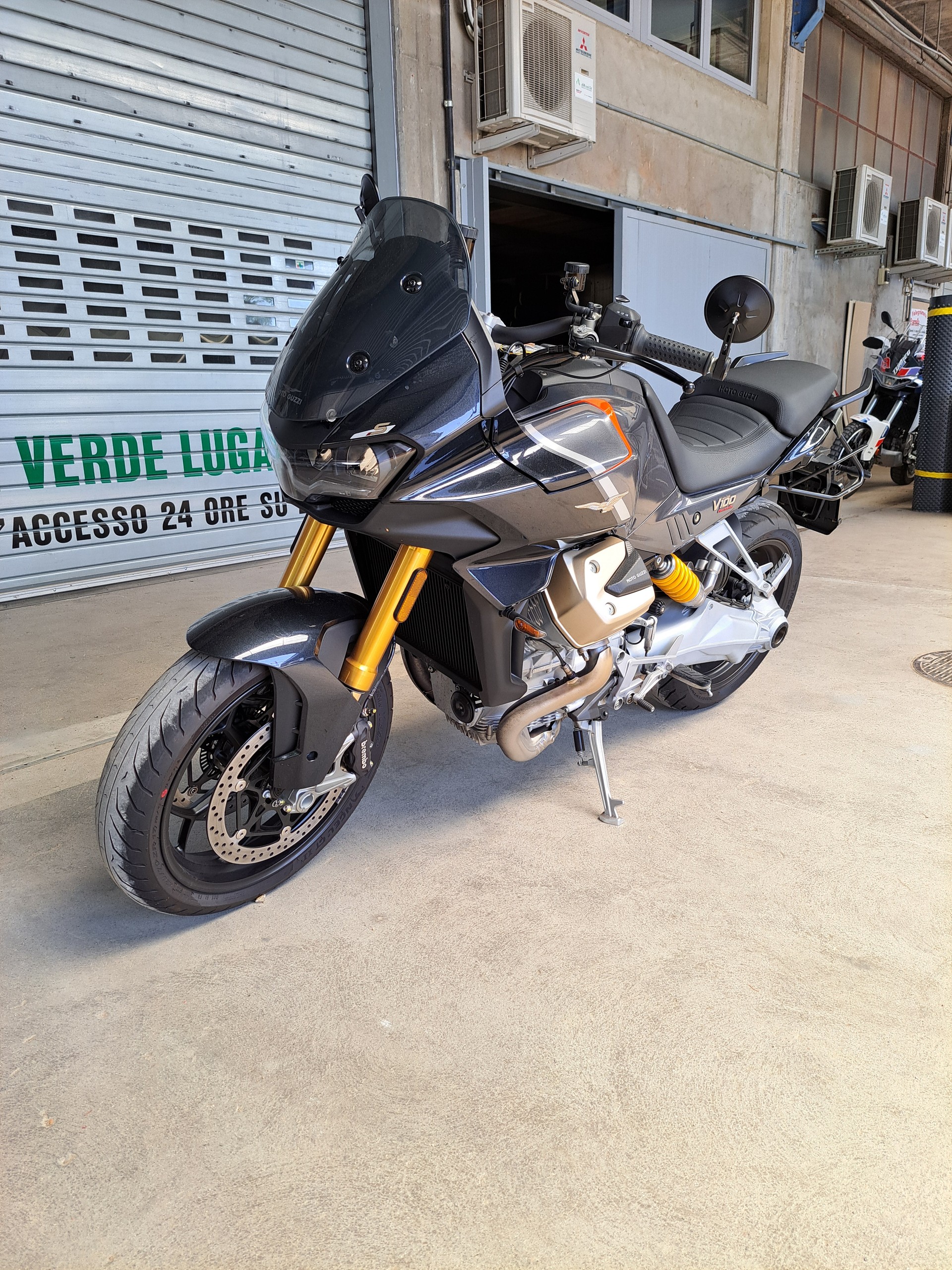 MOTO GUZZI V100 Mandello S-image-0