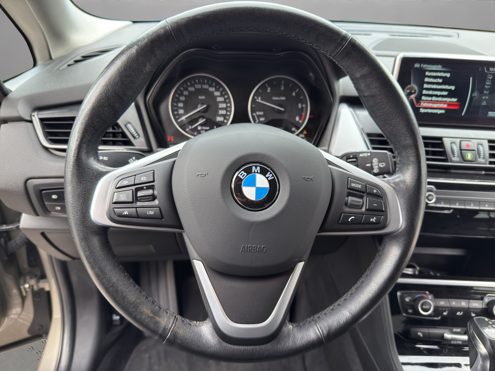 BMW 218d xDrive Active Tourer Steptronic-image-9