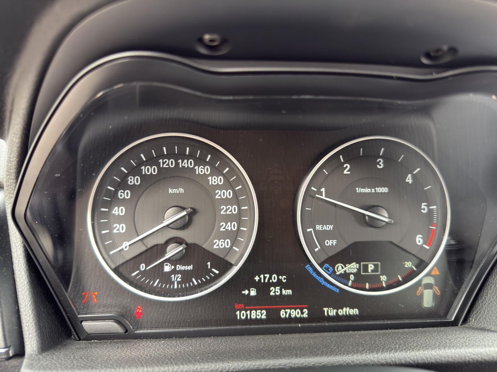BMW 218d xDrive Active Tourer Steptronic-image-10