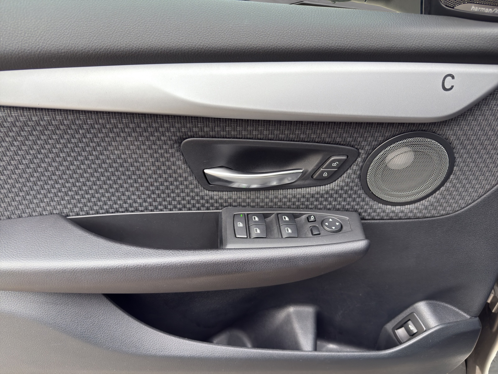 BMW 218d xDrive Active Tourer Steptronic-image-11