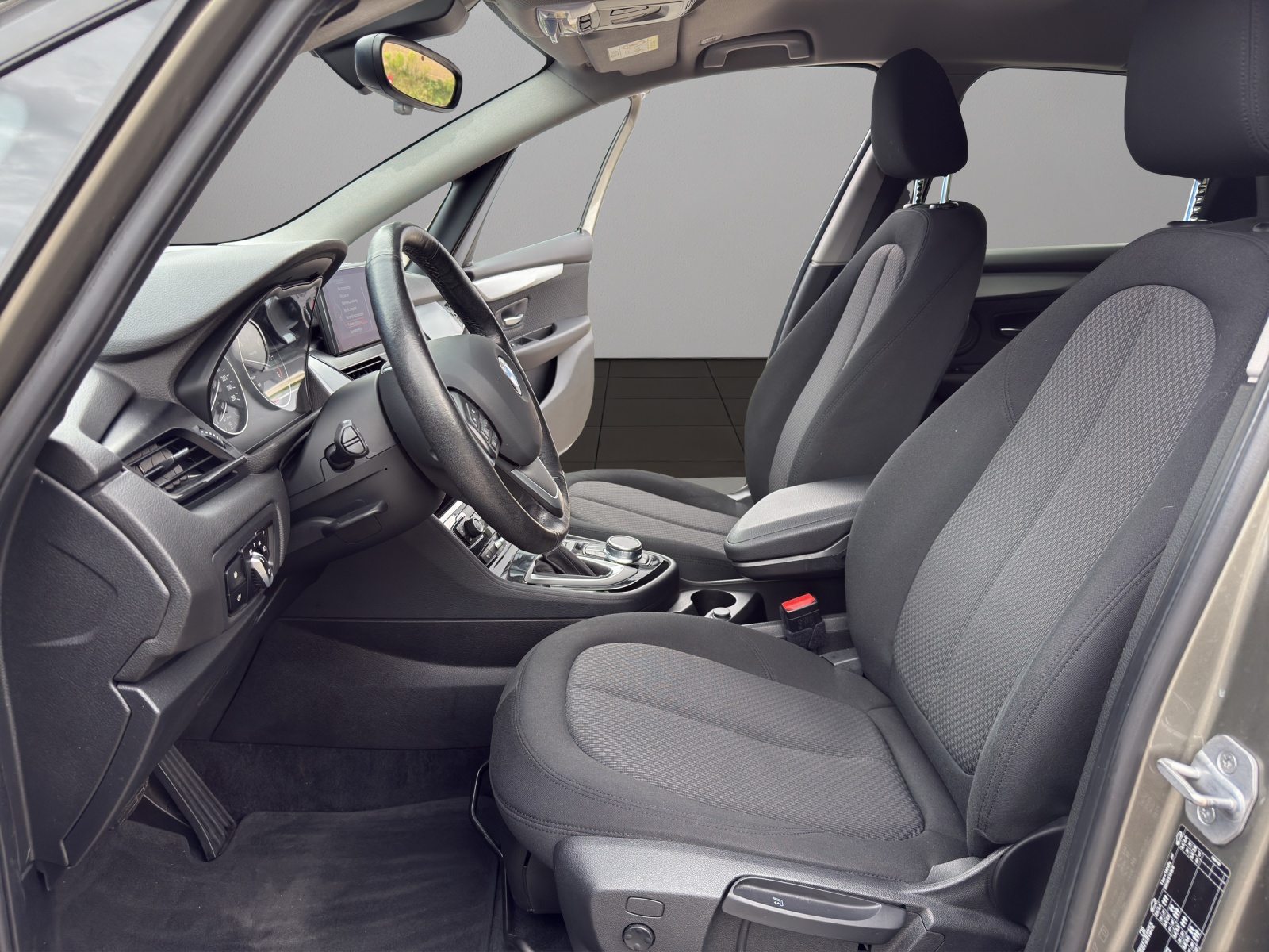 BMW 218d xDrive Active Tourer Steptronic-image-8