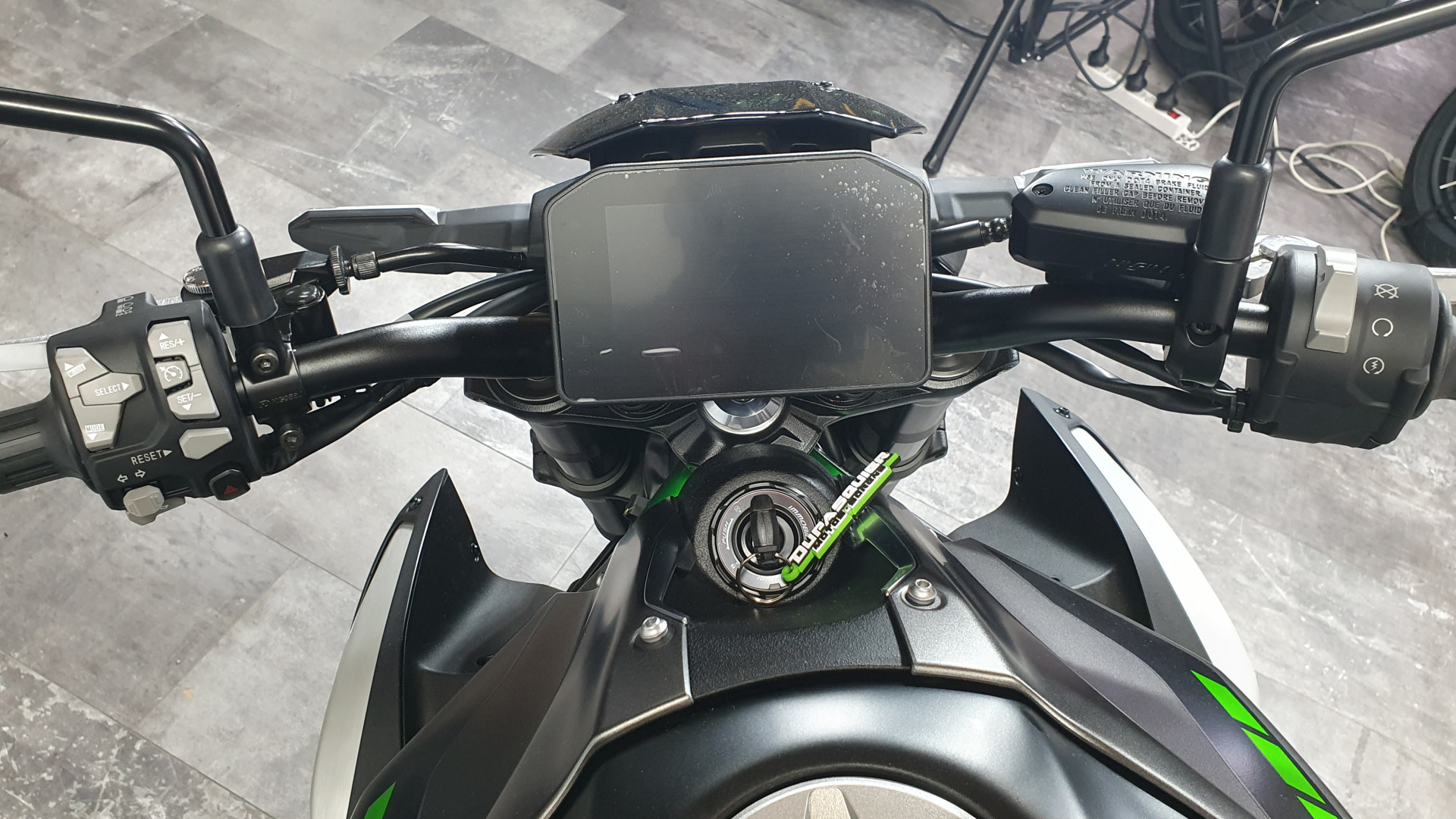 KAWASAKI Z 900-image-1
