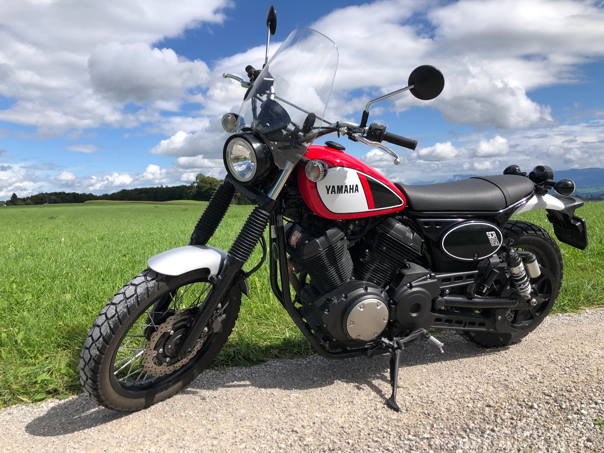 YAMAHA SCR 950 ABS