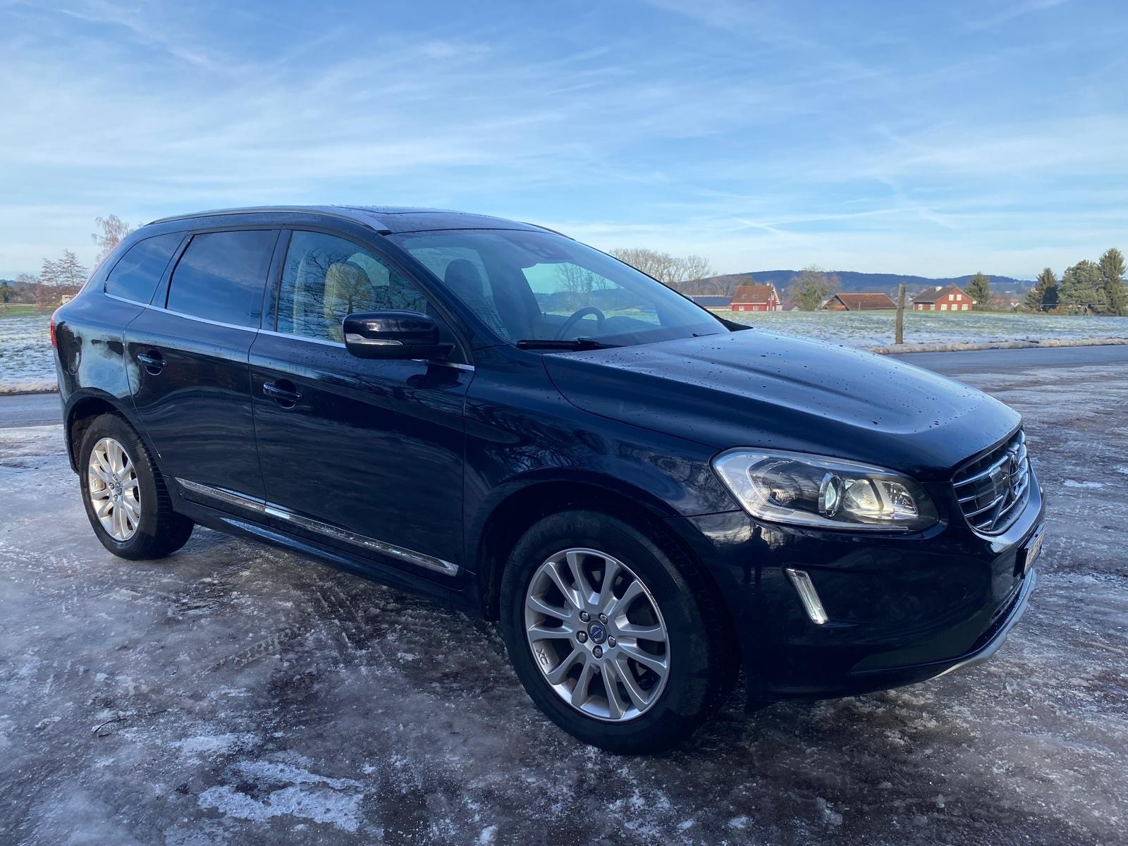 VOLVO XC60 T6 AWD Summum Geartronic-image-1
