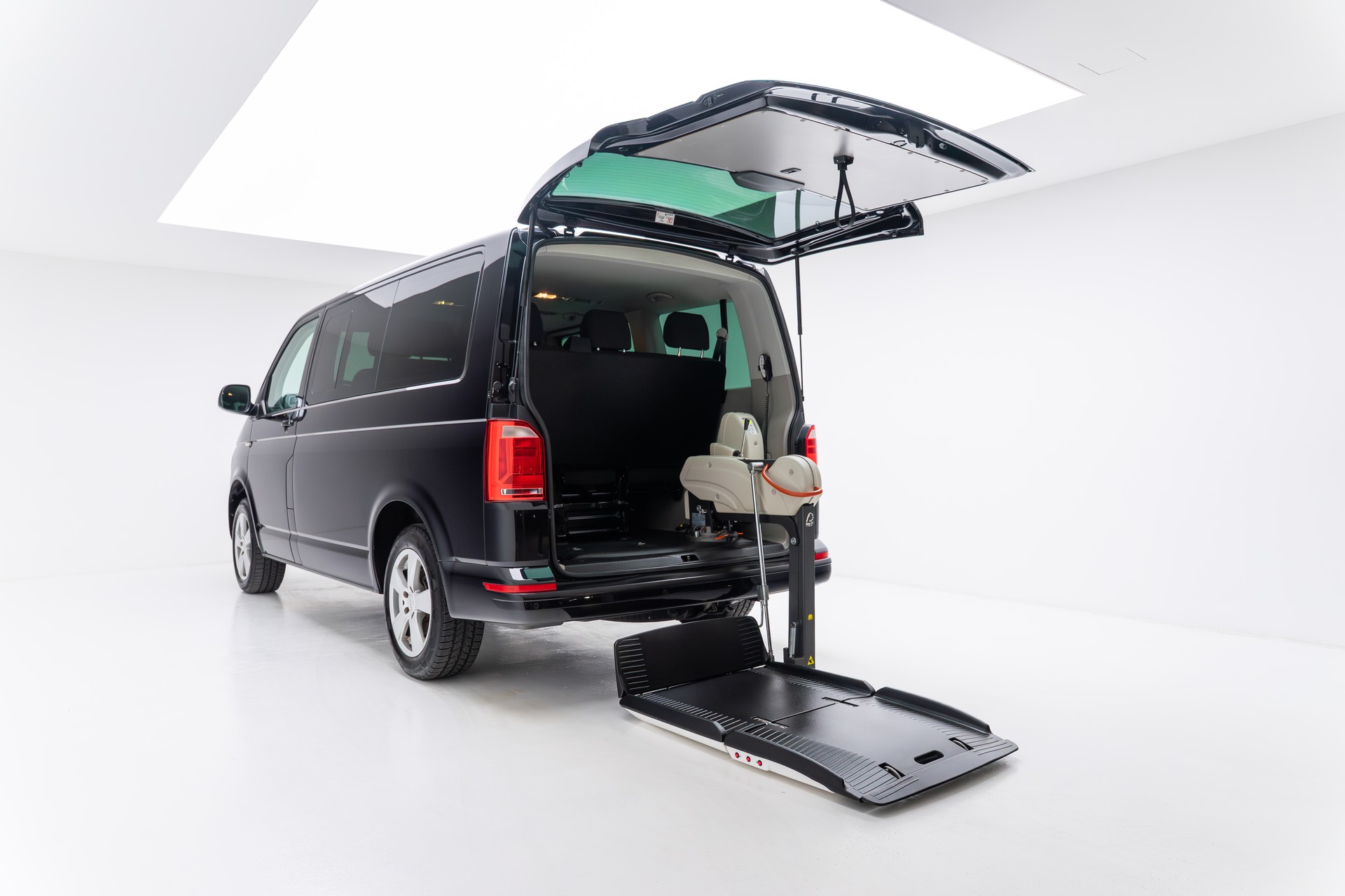 VW T6 Caravelle 2.0 TDI Trendline Liberty DSG - Behindertengerecht