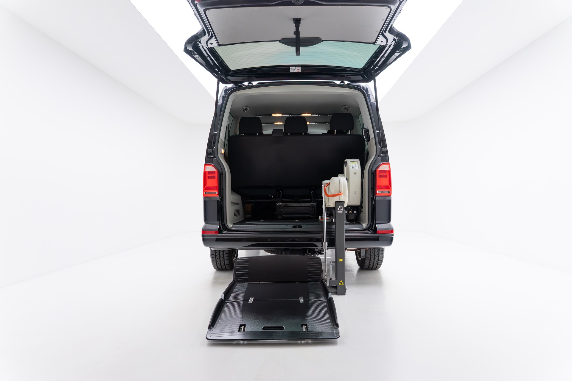 VW T6 Caravelle 2.0 TDI Trendline Liberty DSG - Behindertengerecht-image-10