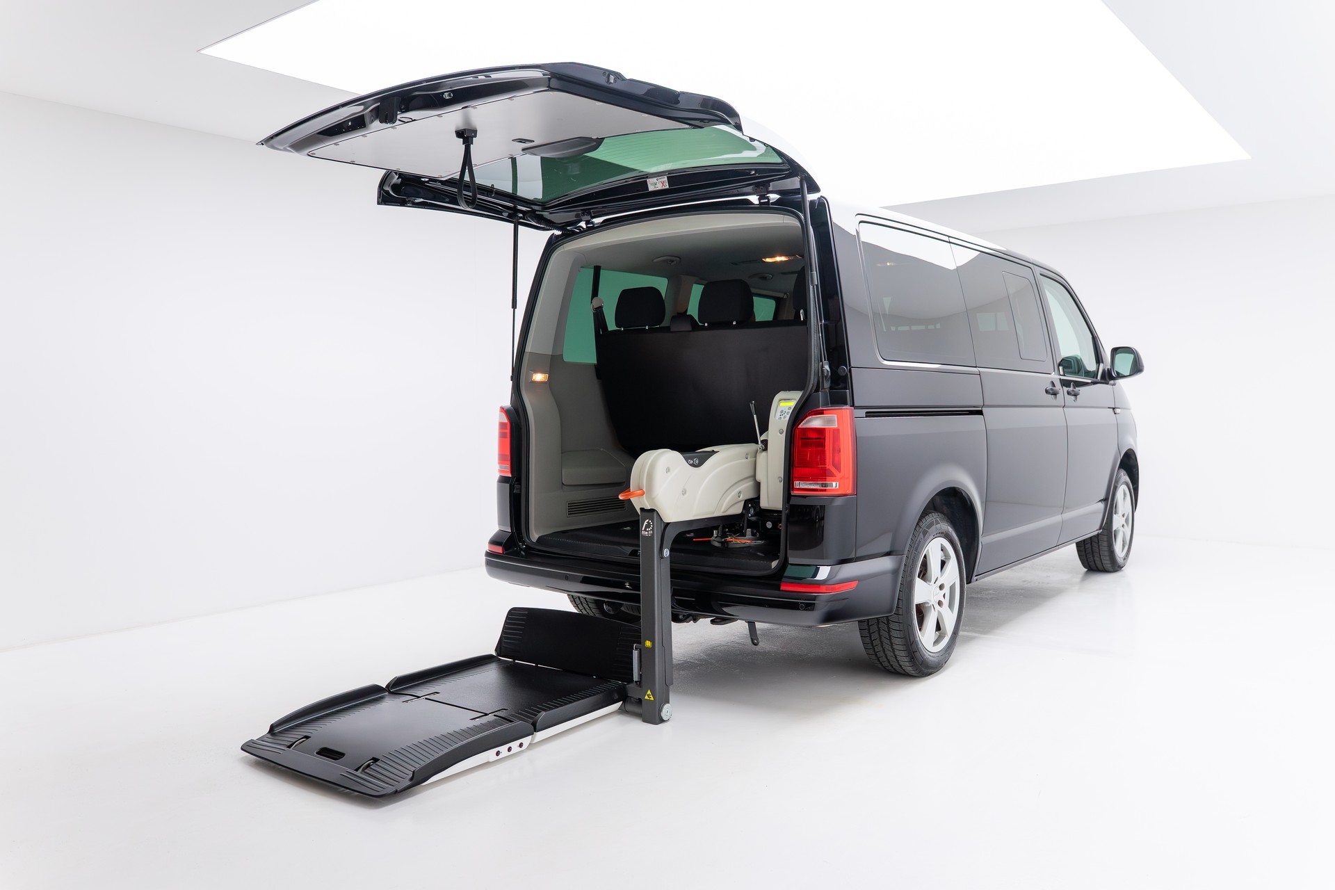 VW T6 Caravelle 2.0 TDI Trendline Liberty DSG - Behindertengerecht-image-8