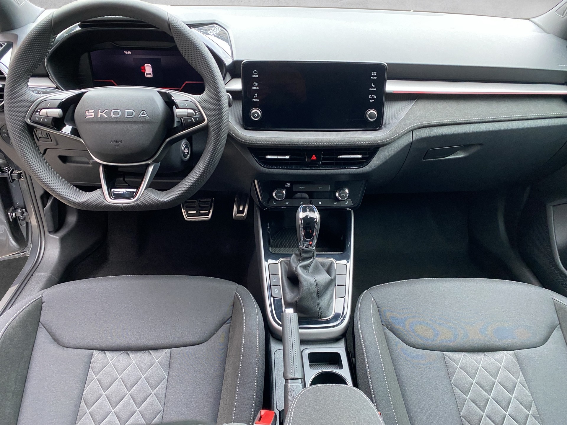 SKODA Fabia 1.0 TSI Monte Carlo DSG-image-8
