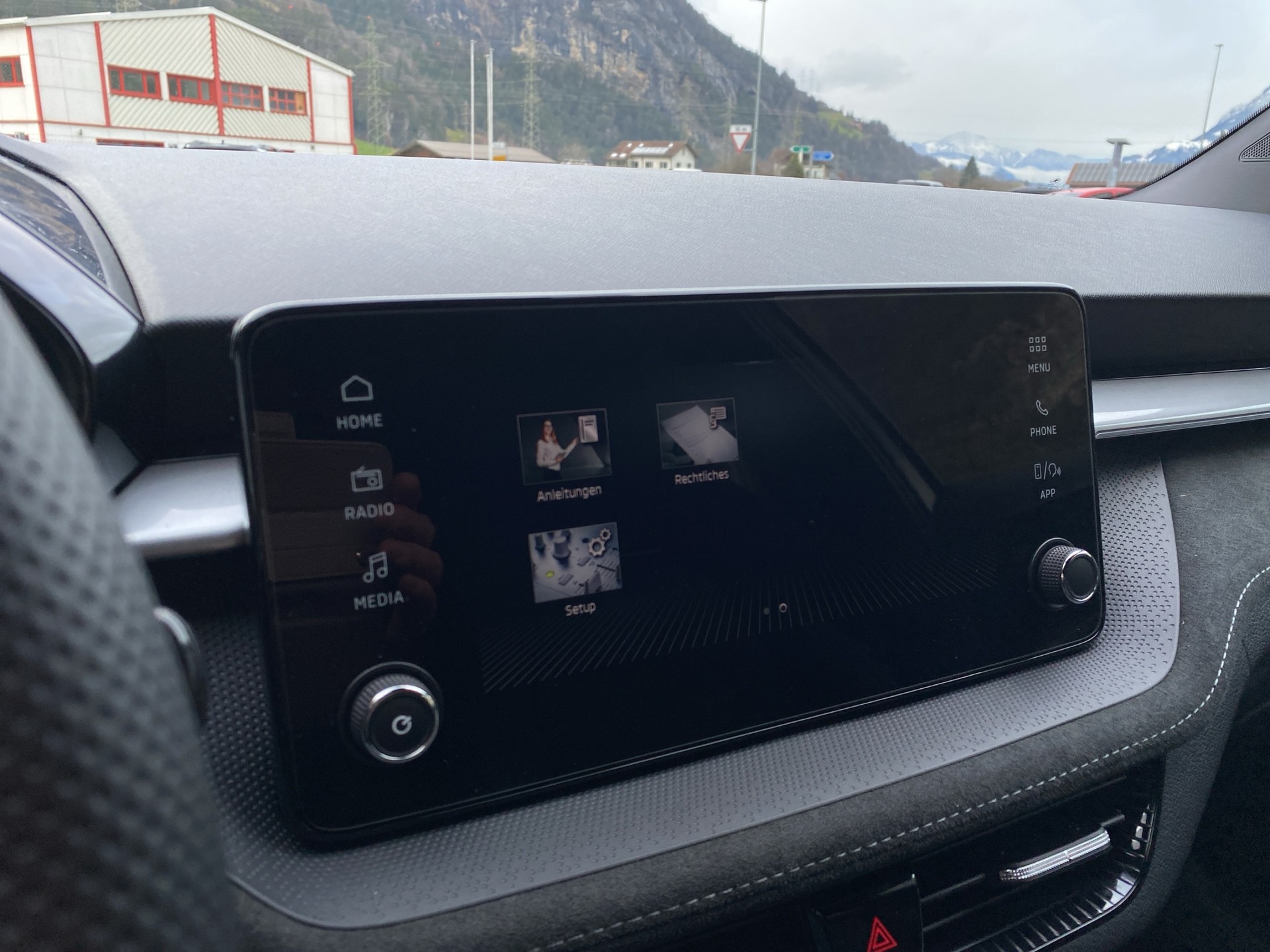 SKODA Fabia 1.0 TSI Monte Carlo DSG-image-13