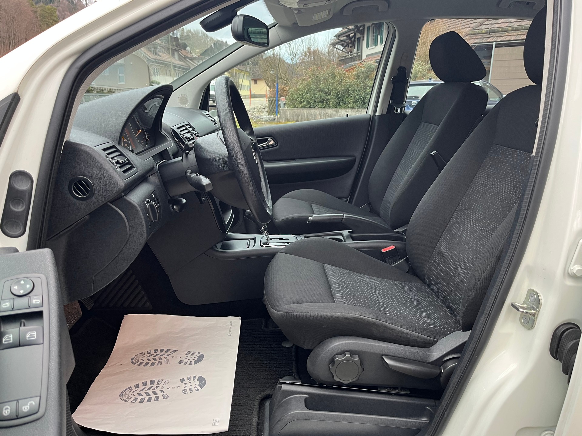 MERCEDES-BENZ A 180 (170) Avantgarde Autotronic / Frisch ab MFK & Sevice-image-10