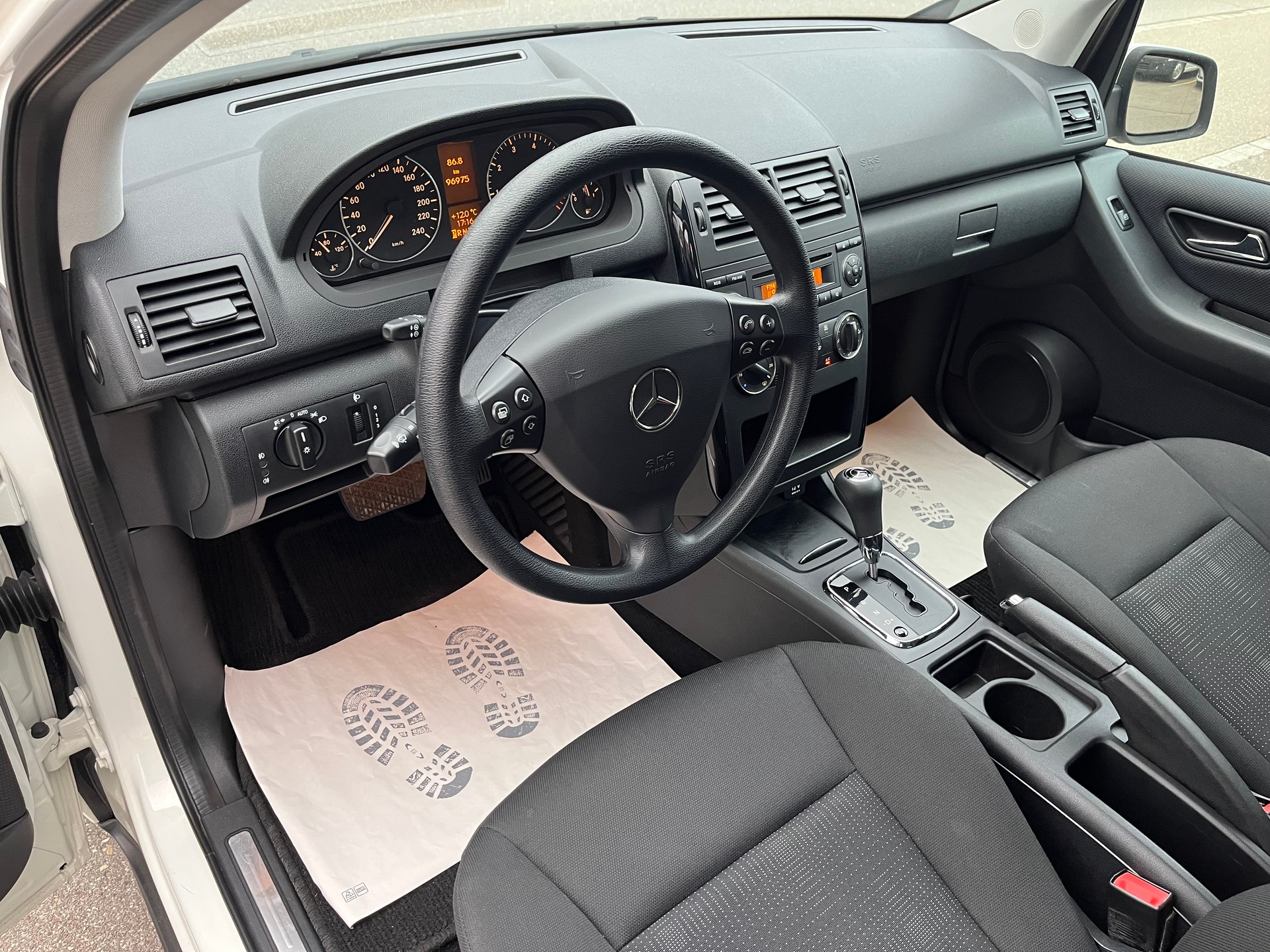 MERCEDES-BENZ A 180 (170) Avantgarde Autotronic / Frisch ab MFK & Sevice-image-9