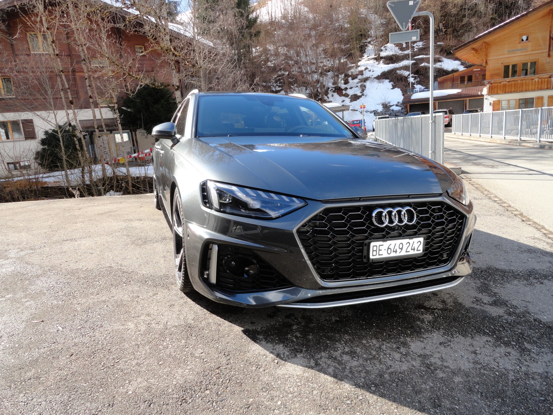 AUDI RS4 Avant quattro tiptronic-image-5