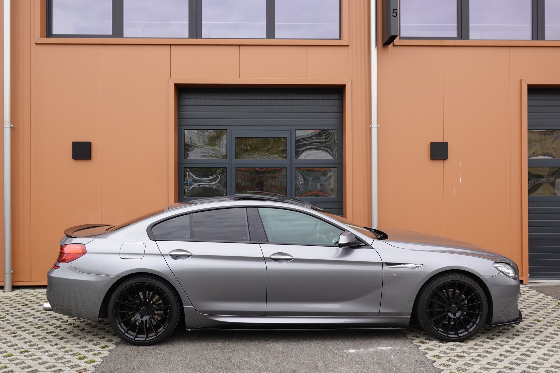 BMW 640i Gran Coupé xDrive - "Véhicule CH * Toit Ouvrant * Harman&Kardon * Head-Up Display * Sièges Electriques"-showroom-element-3