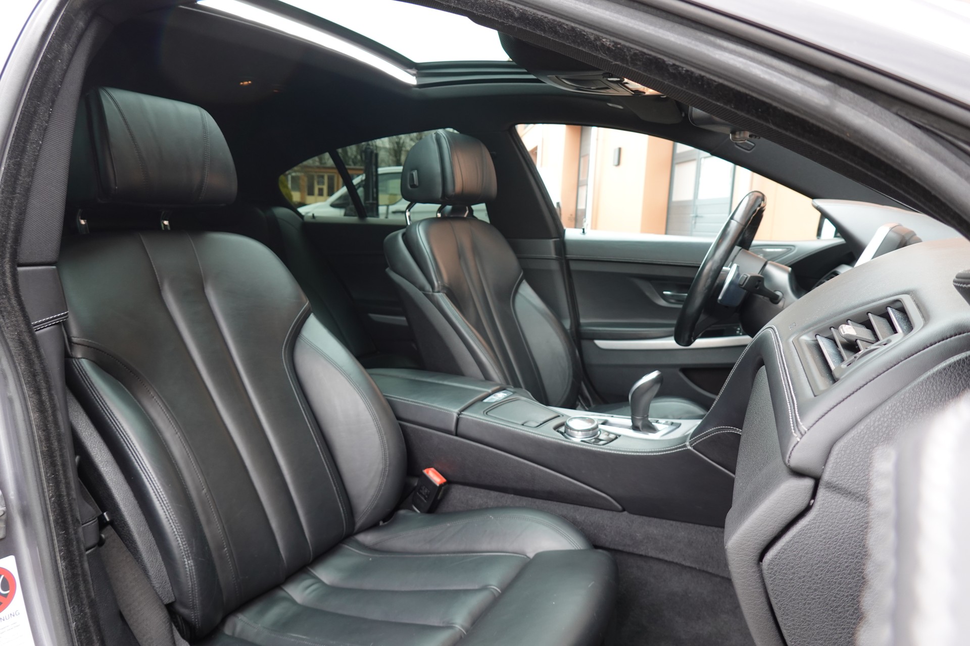 BMW 640i Gran Coupé xDrive - "Véhicule CH * Toit Ouvrant * Harman&Kardon * Head-Up Display * Sièges Electriques"-image-28