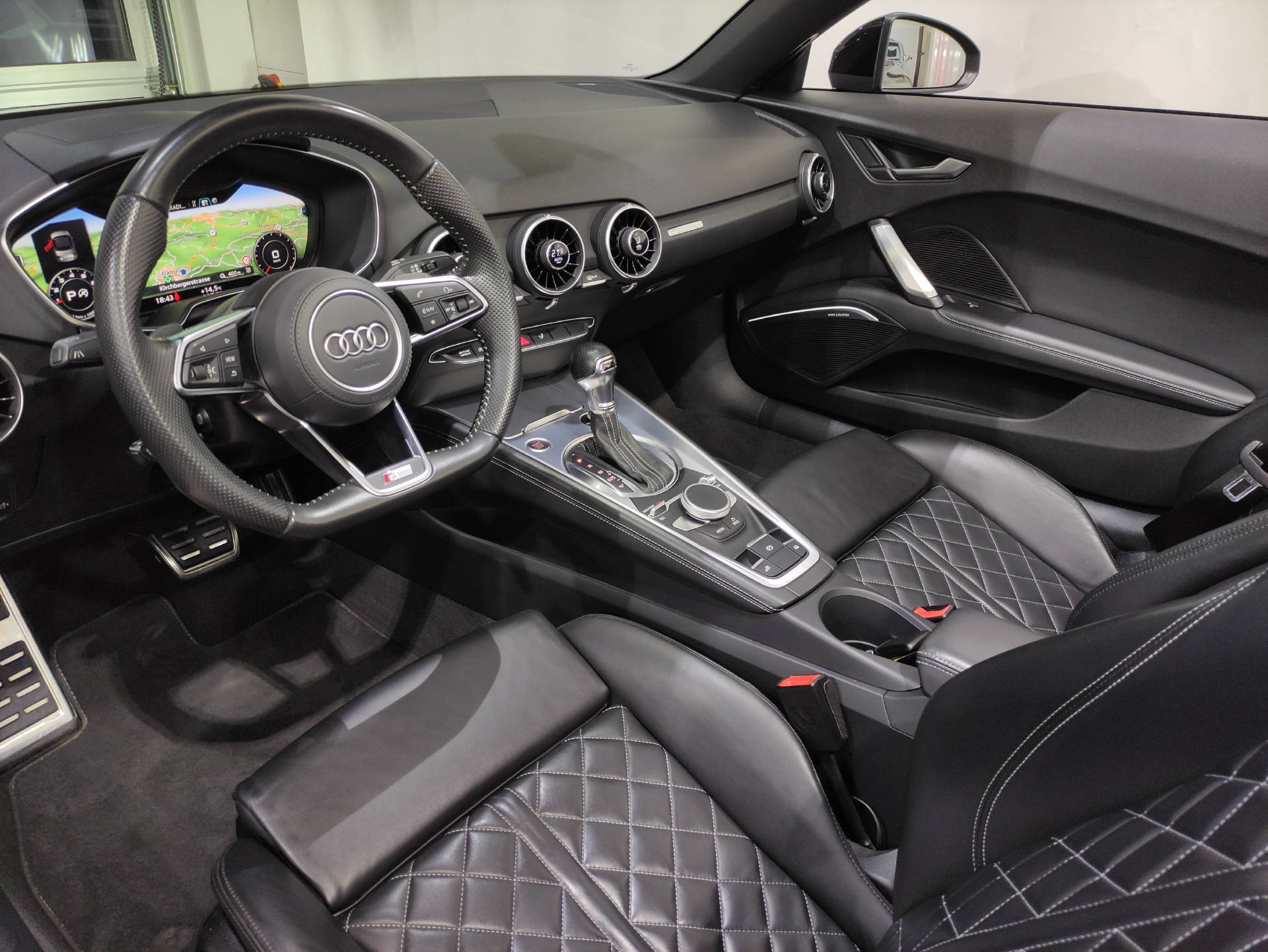 AUDI TT Roadster 2.0 TFSI S-Line quattro S-Tronic-image-4
