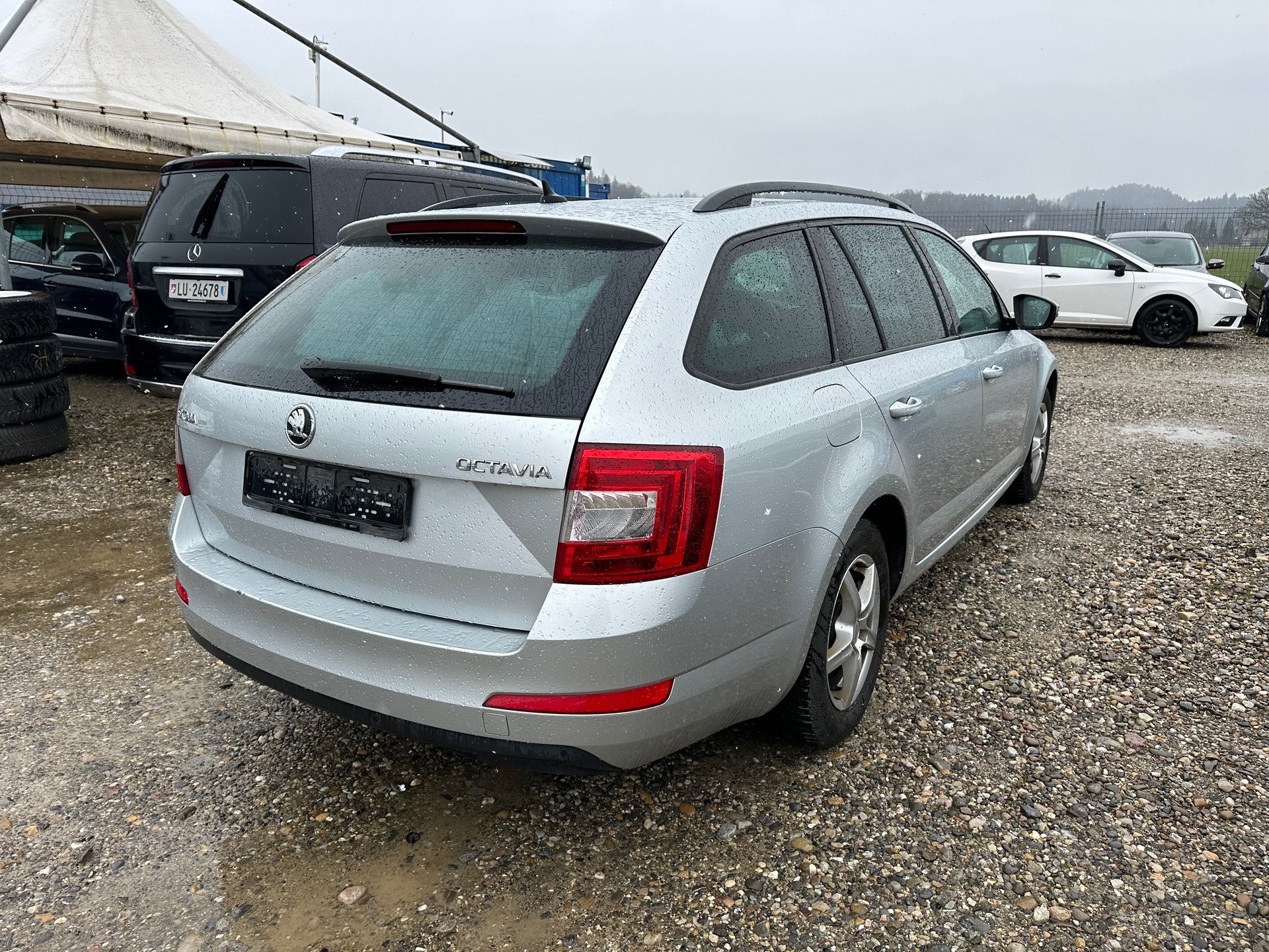 SKODA Octavia Combi 1.6 TDI Fresh DSG-image-3