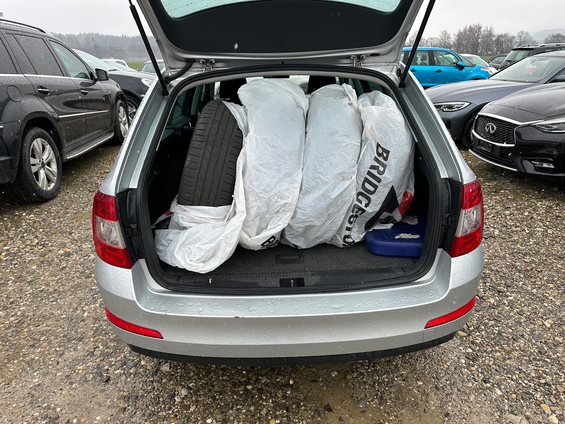 SKODA Octavia Combi 1.6 TDI Fresh DSG-image-6