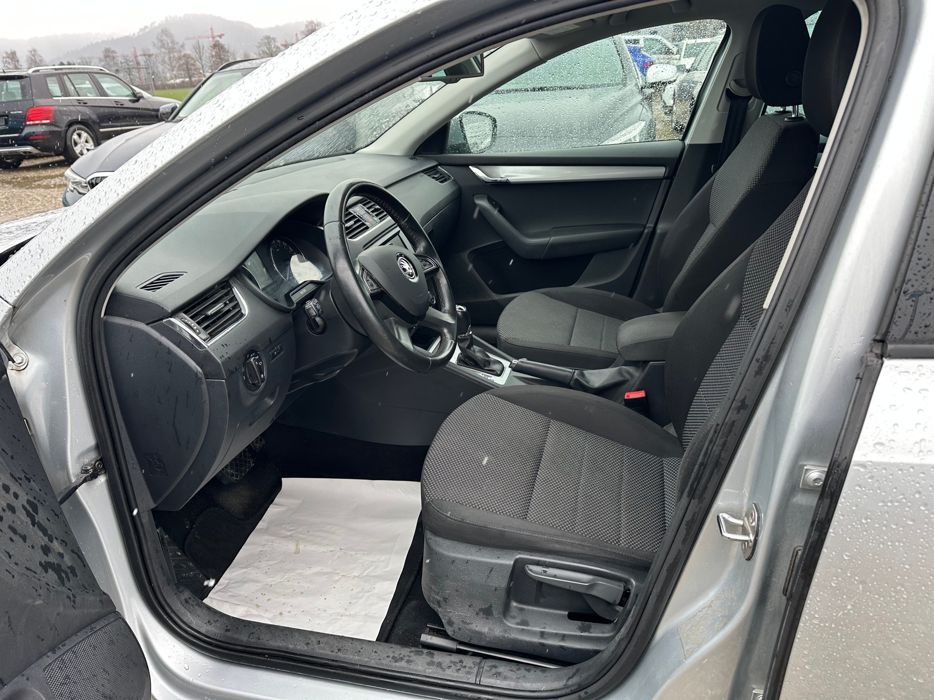 SKODA Octavia Combi 1.6 TDI Fresh DSG-image-7