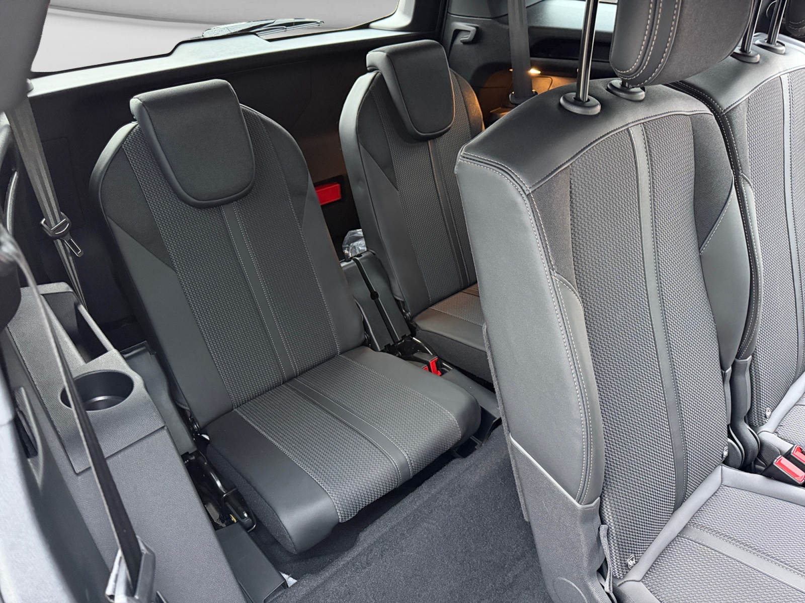 PEUGEOT 5008 1.2 Pure Tech Active Pack-image-16