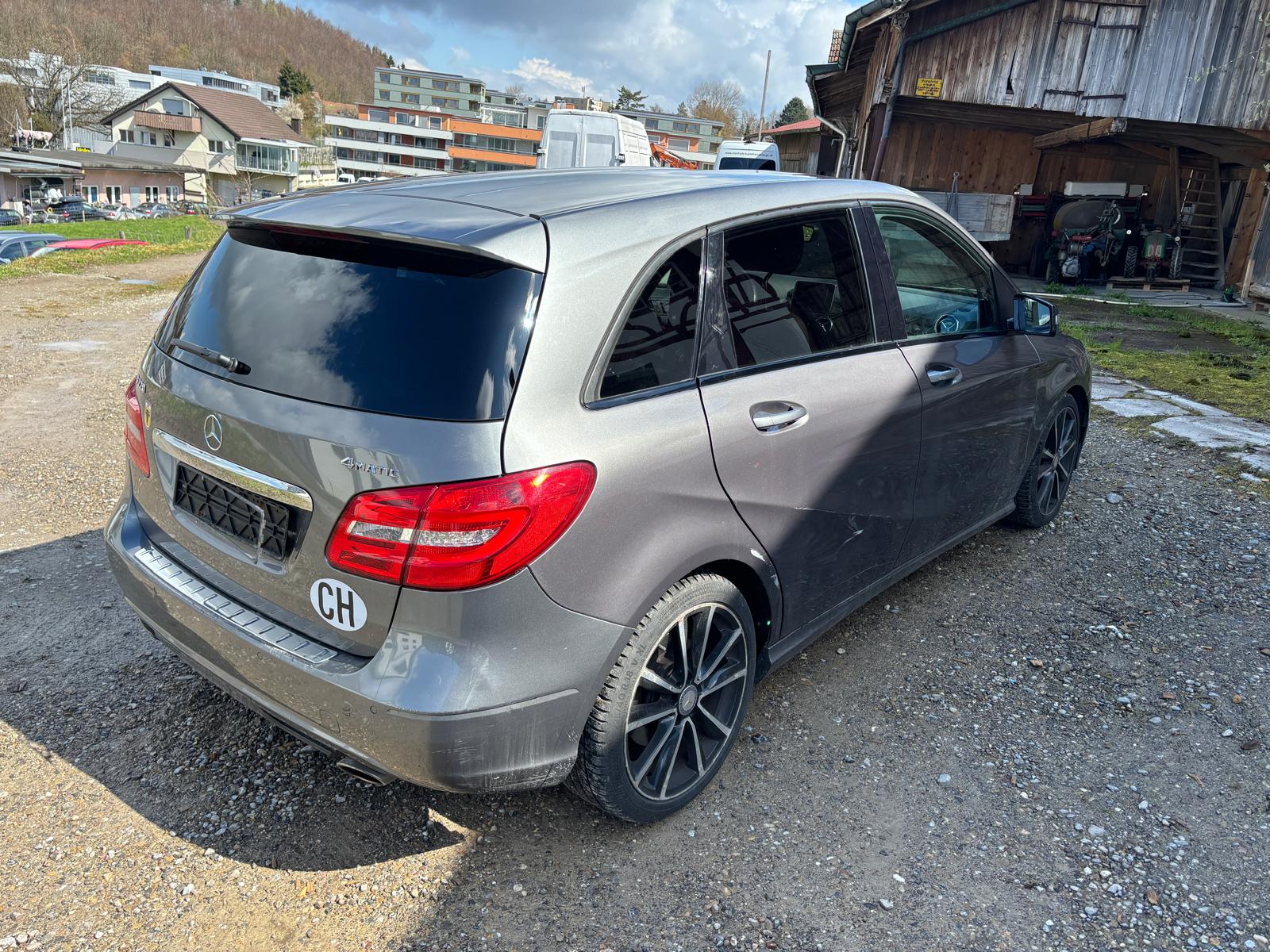 MERCEDES-BENZ B 220 4Matic 7G-DCT-image-4