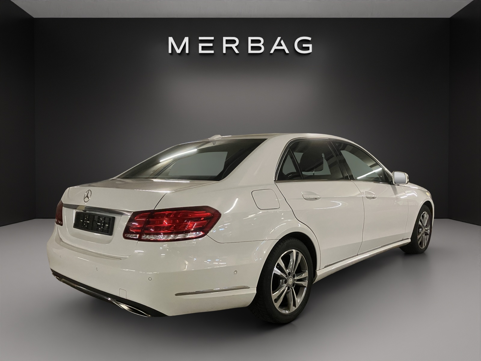 MERCEDES-BENZ E 220 BlueTEC Avantgarde 4Matic 7G-Tronic-image-5