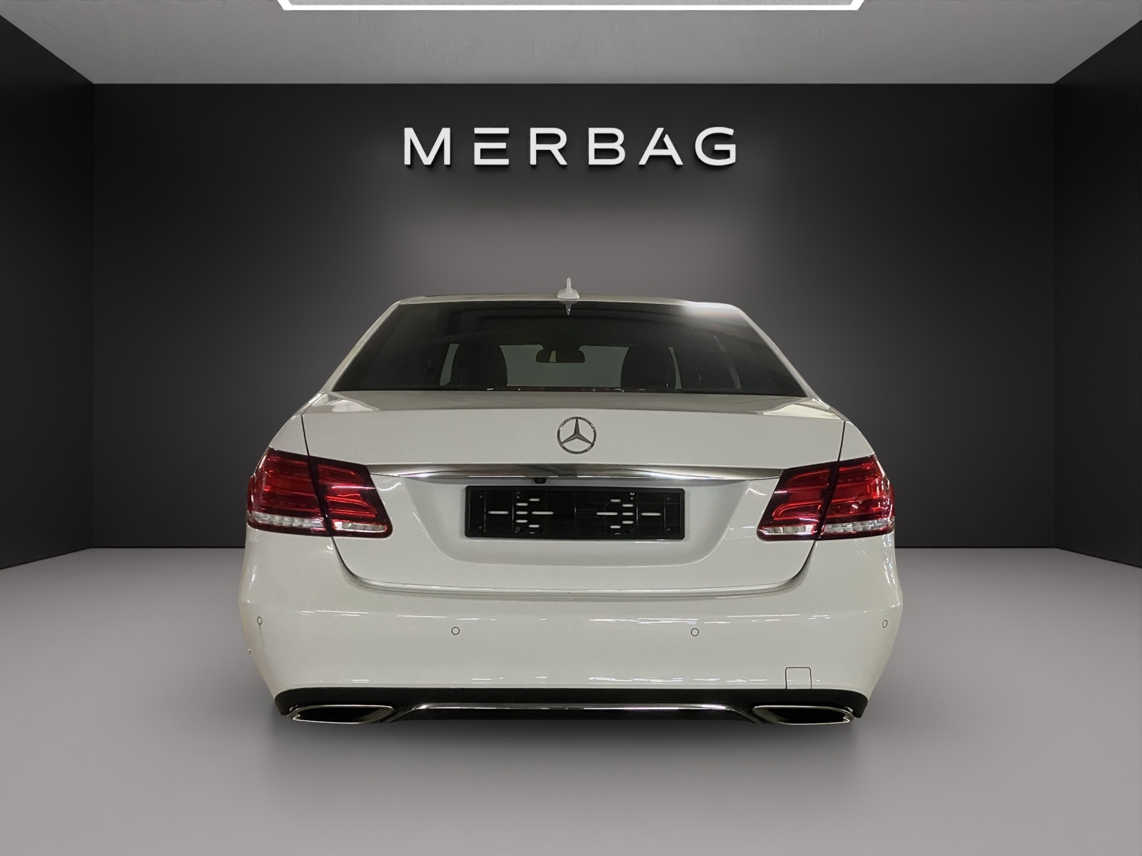 MERCEDES-BENZ E 220 BlueTEC Avantgarde 4Matic 7G-Tronic-image-4