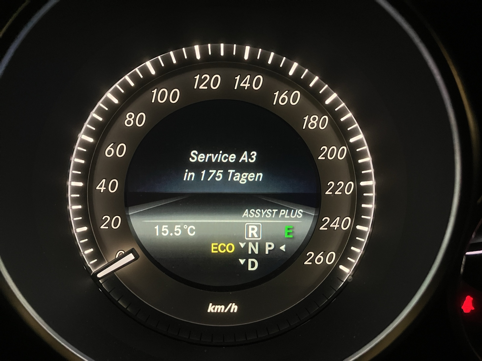 MERCEDES-BENZ E 220 BlueTEC Avantgarde 4Matic 7G-Tronic-image-12