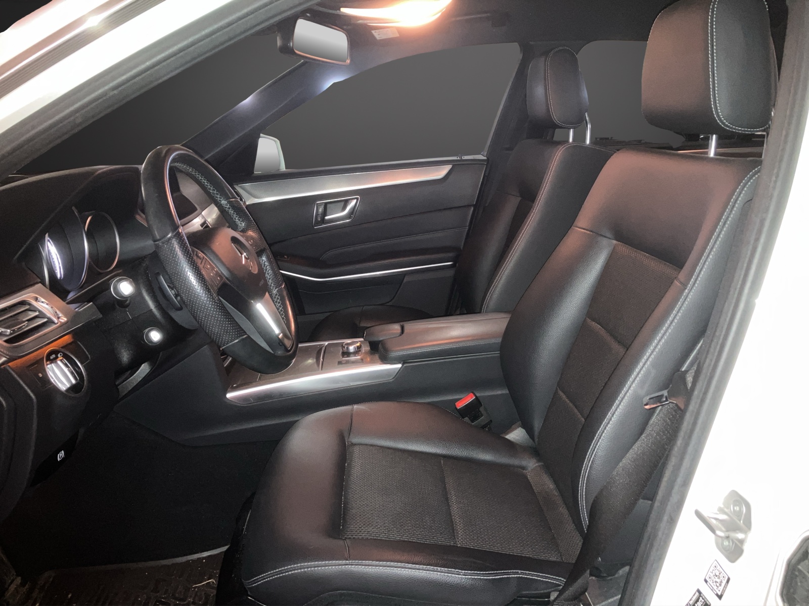 MERCEDES-BENZ E 220 BlueTEC Avantgarde 4Matic 7G-Tronic-image-6