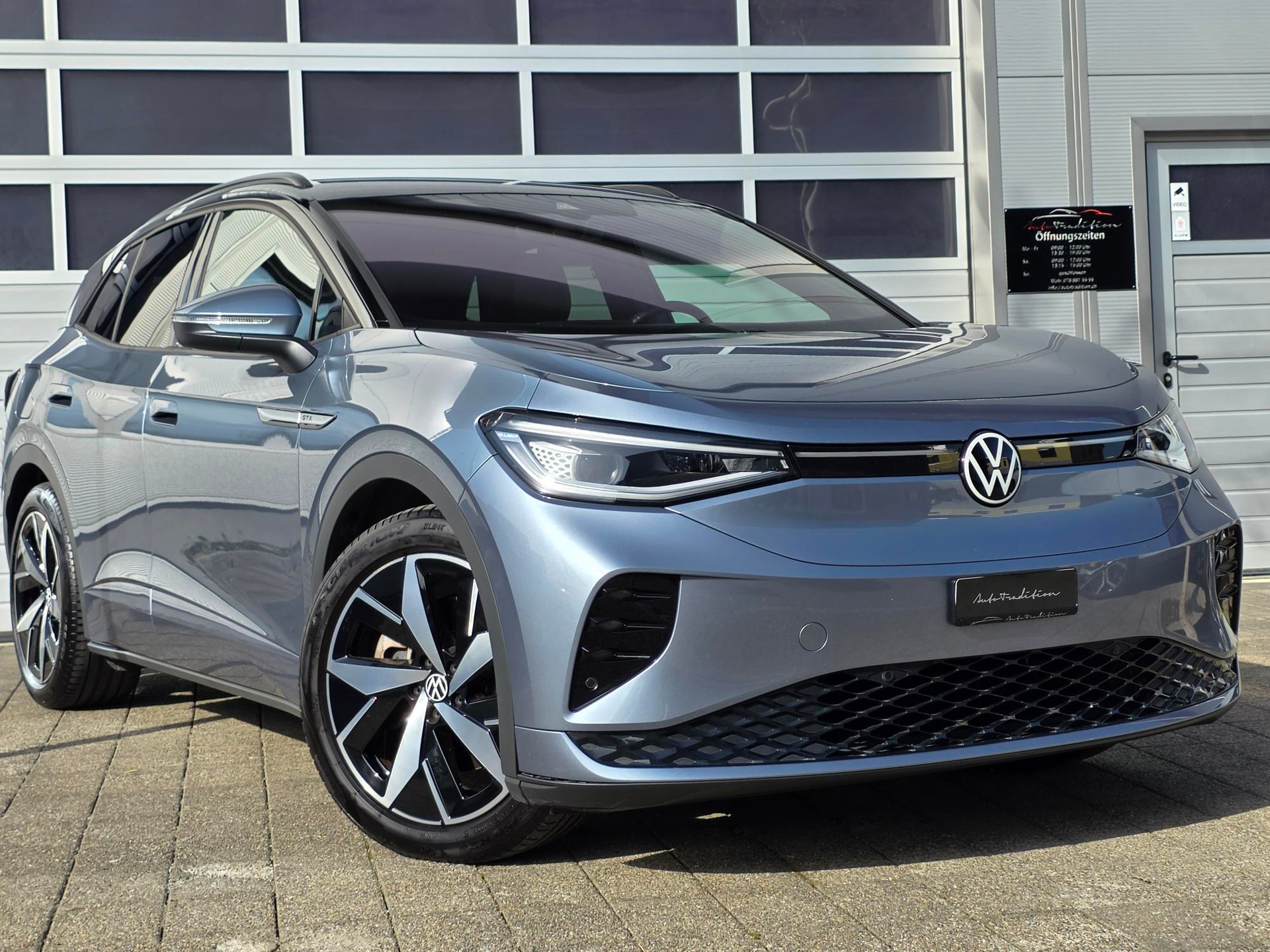 VW ID.4 GTX 77 kWh 4Motion ** ASSISTENZ PAKET -SPORT PAKET -DESIGN PAKET - BATT.ZERTIFIKAT -GARANTIE BIS 09.2029