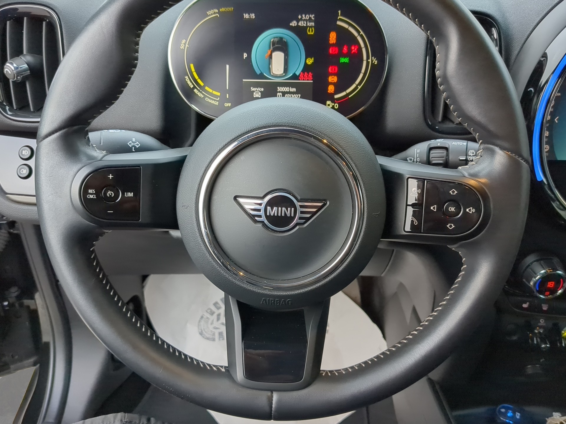 MINI Countryman Cooper SE ALL4 PHEV Steptronic-image-9