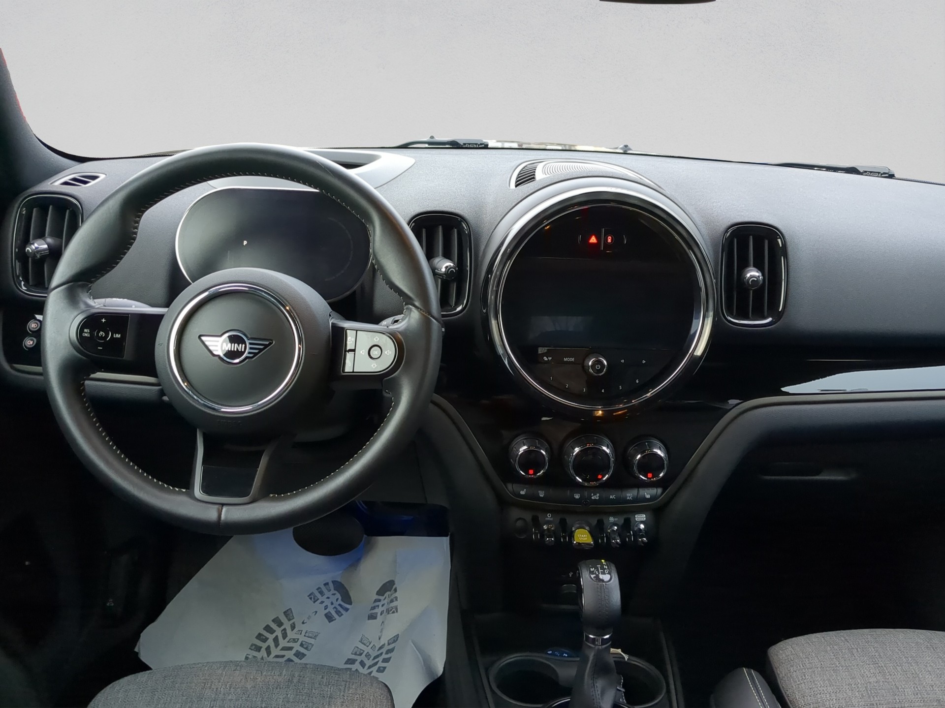 MINI Countryman Cooper SE ALL4 PHEV Steptronic-image-12