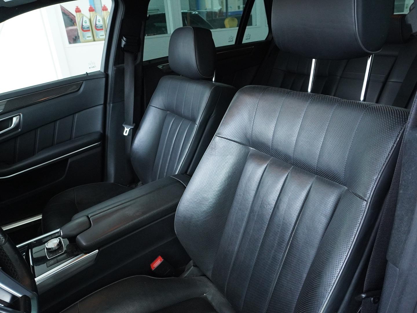 MERCEDES-BENZ E 500 Avantgarde 4Matic 7G-Tronic-image-3