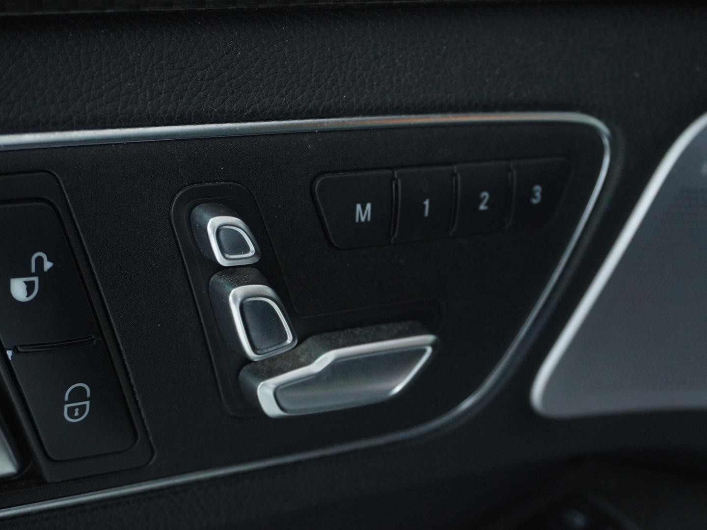 MERCEDES-BENZ E 500 Avantgarde 4Matic 7G-Tronic-image-7