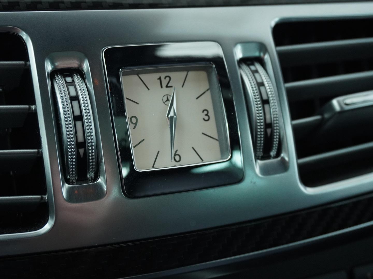MERCEDES-BENZ E 500 Avantgarde 4Matic 7G-Tronic-image-10