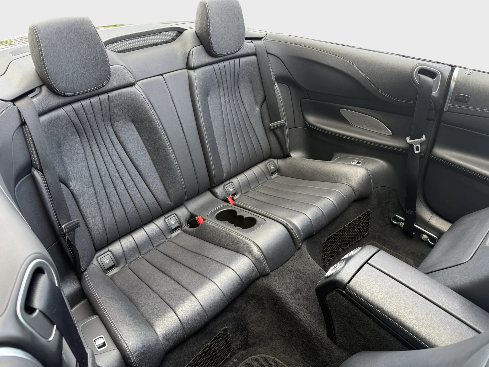 MERCEDES-BENZ E 300 Cabriolet AMG Line 9G-Tronic-image-15