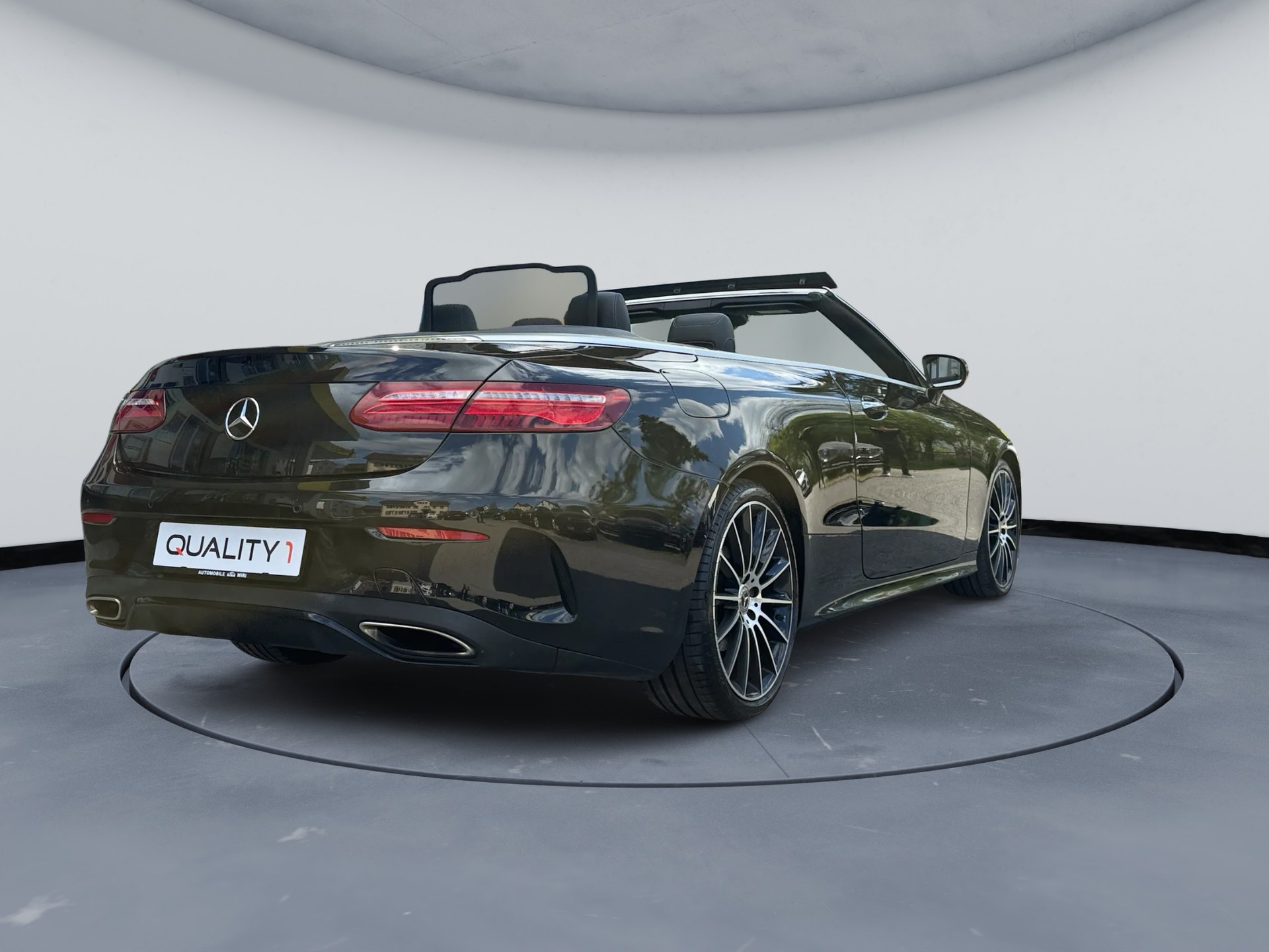 MERCEDES-BENZ E 300 Cabriolet AMG Line 9G-Tronic-image-5