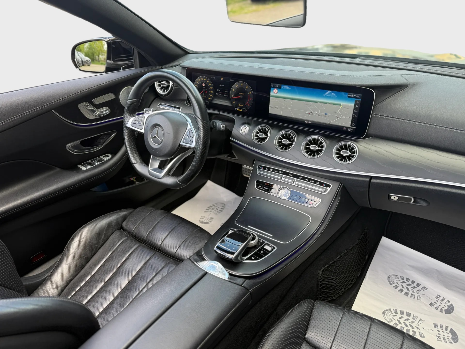 MERCEDES-BENZ E 300 Cabriolet AMG Line 9G-Tronic-image-11
