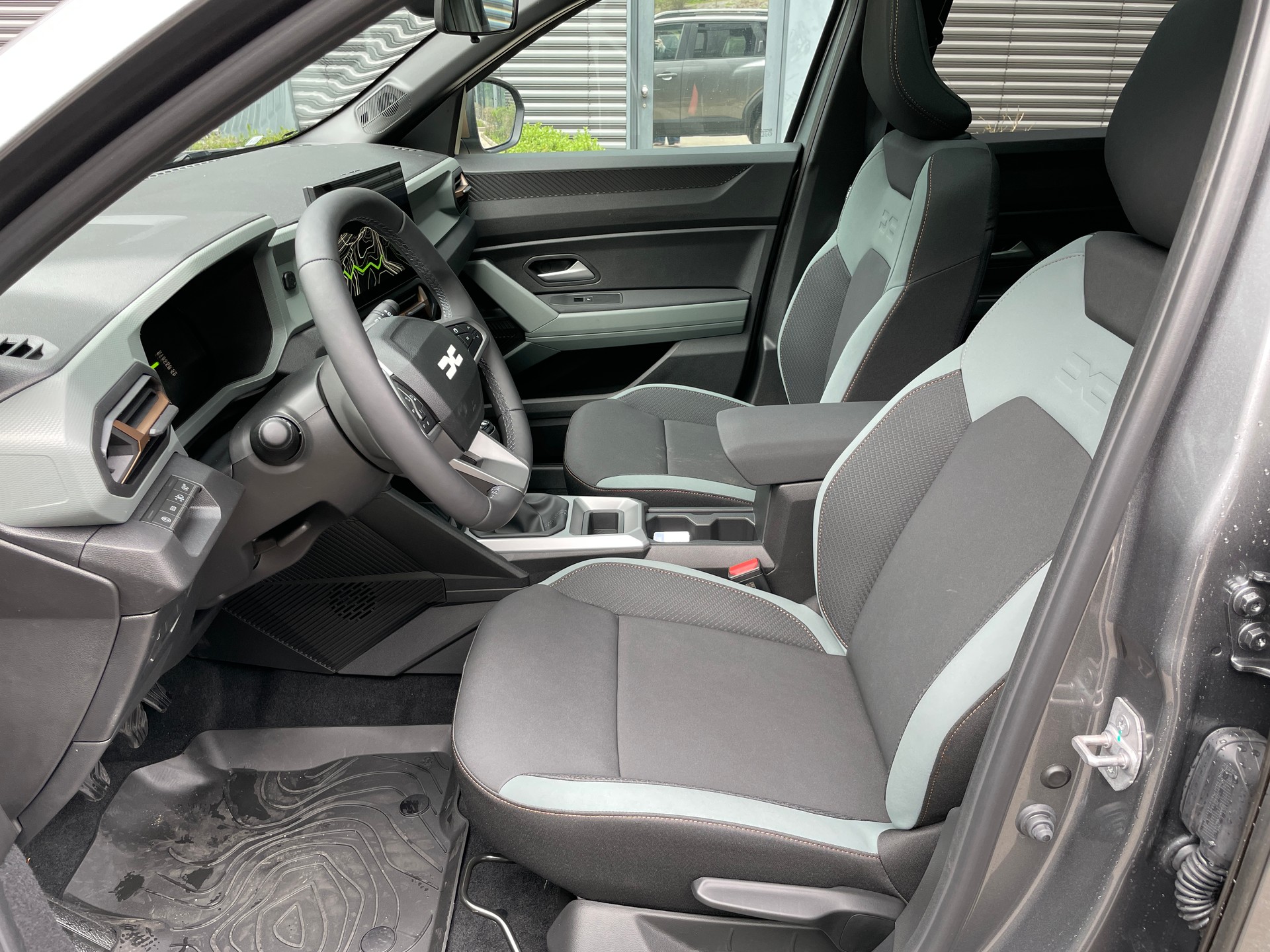 DACIA Bigster TCe 140 48V Extreme-image-14