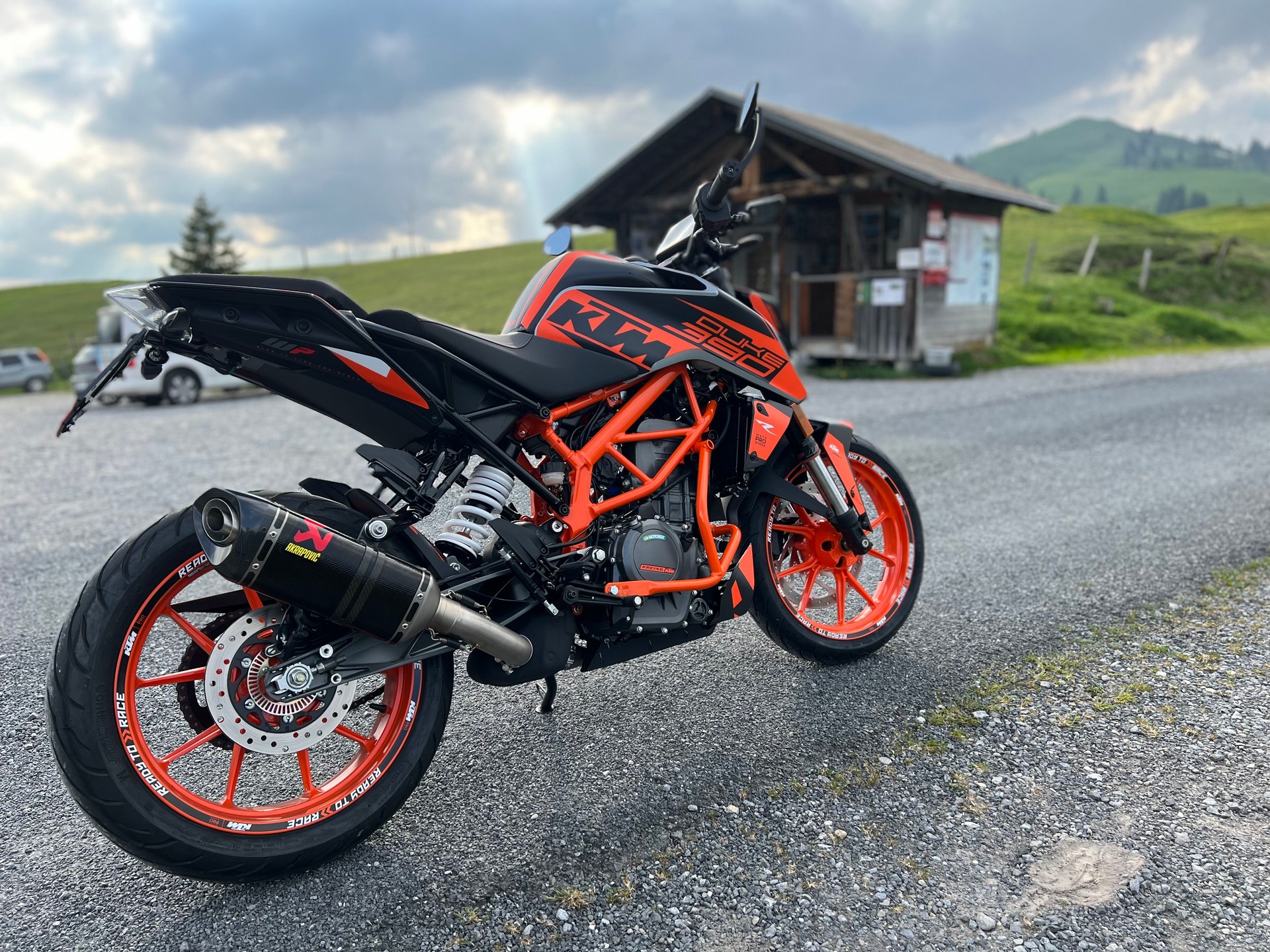 KTM 390 Duke-image-2