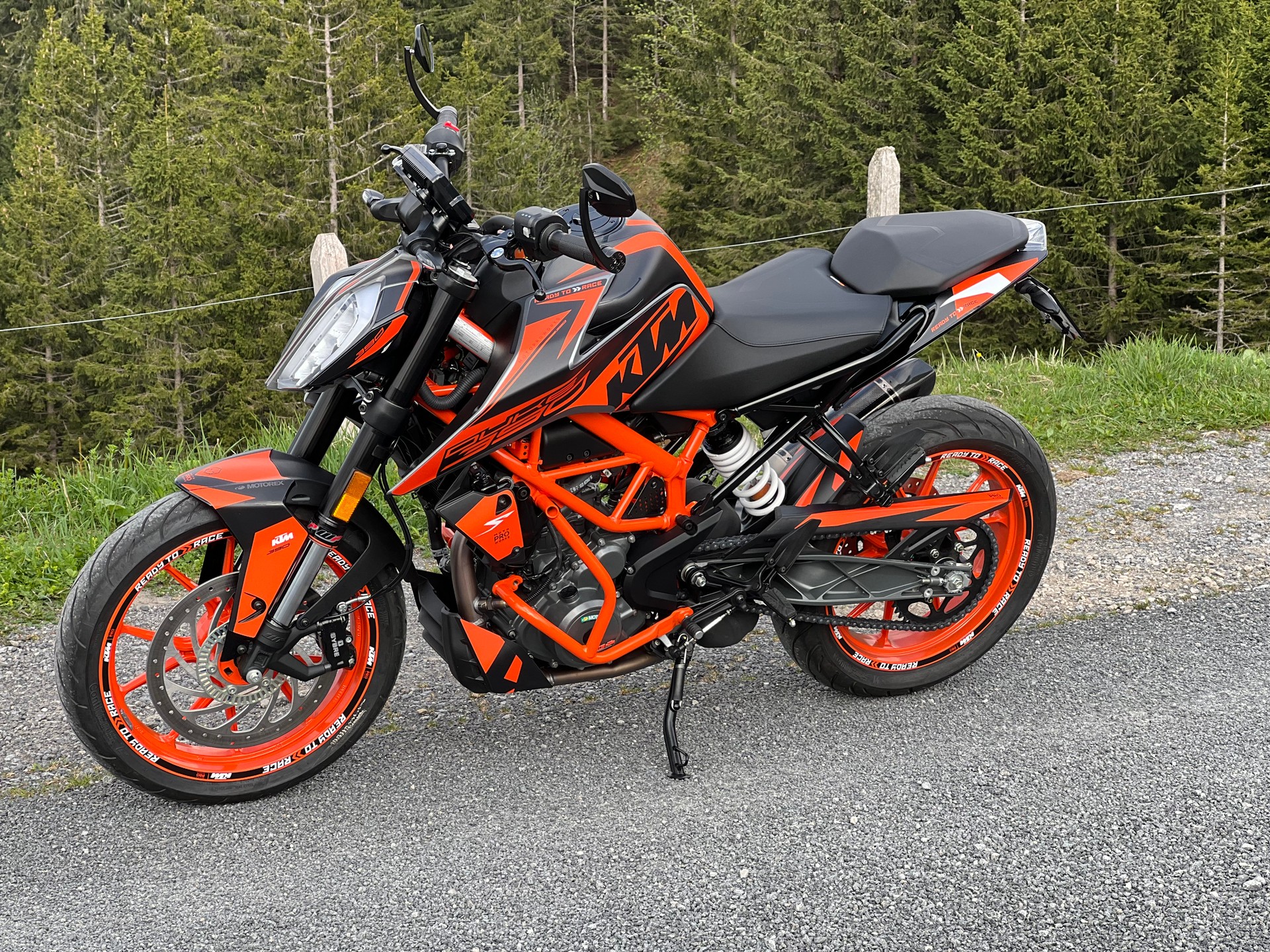 KTM 390 Duke-image-0