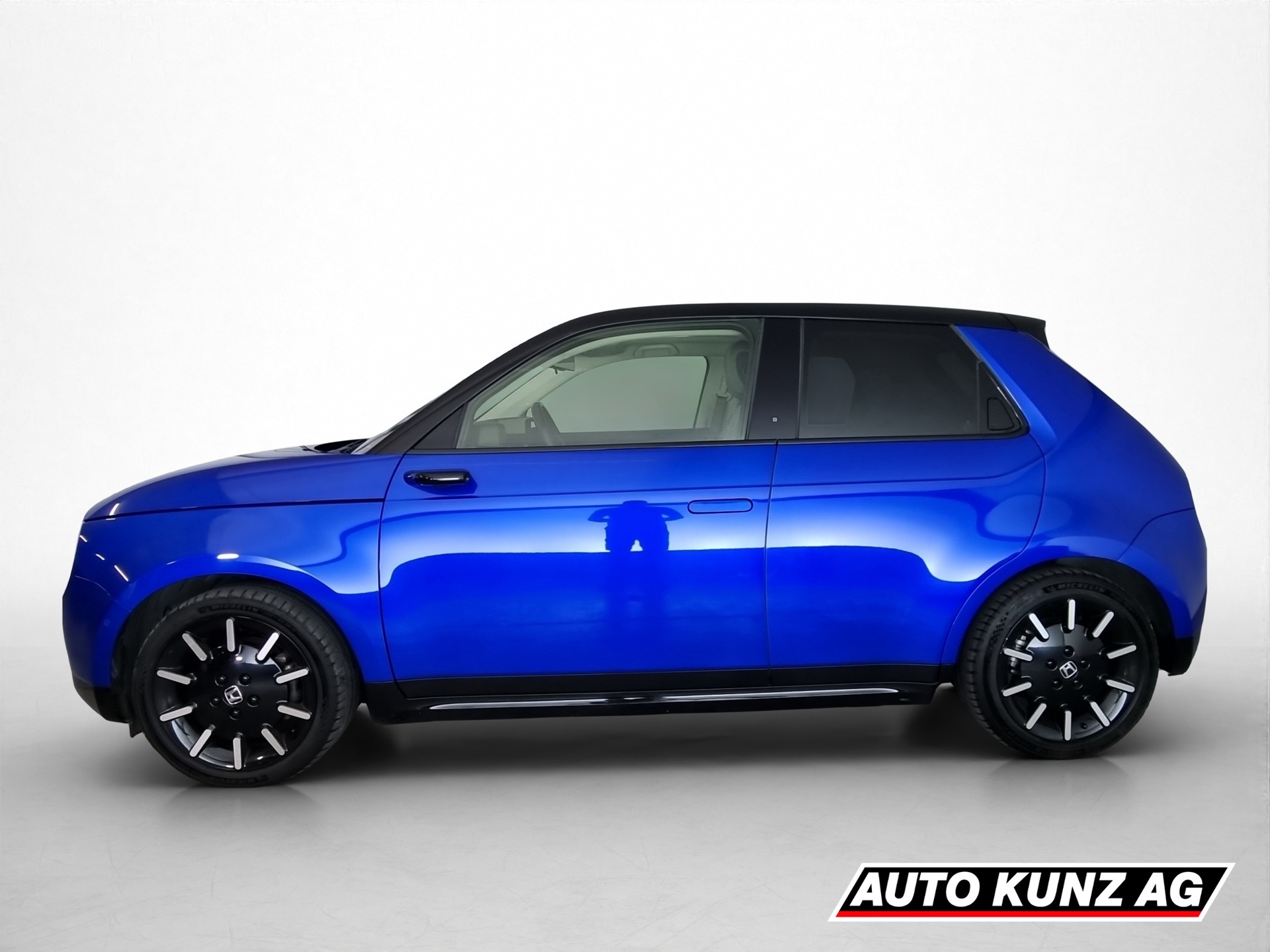 HONDA e electric Advance-showroom-element-2