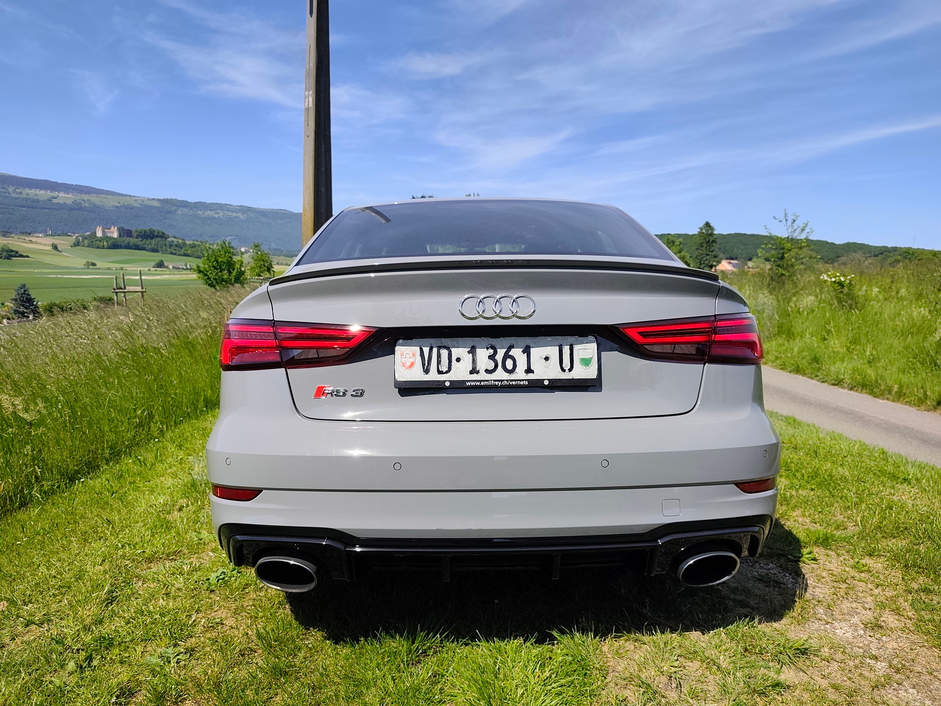 AUDI RS3 Limousine 2.5 TSI quattro S-tronic-image-4