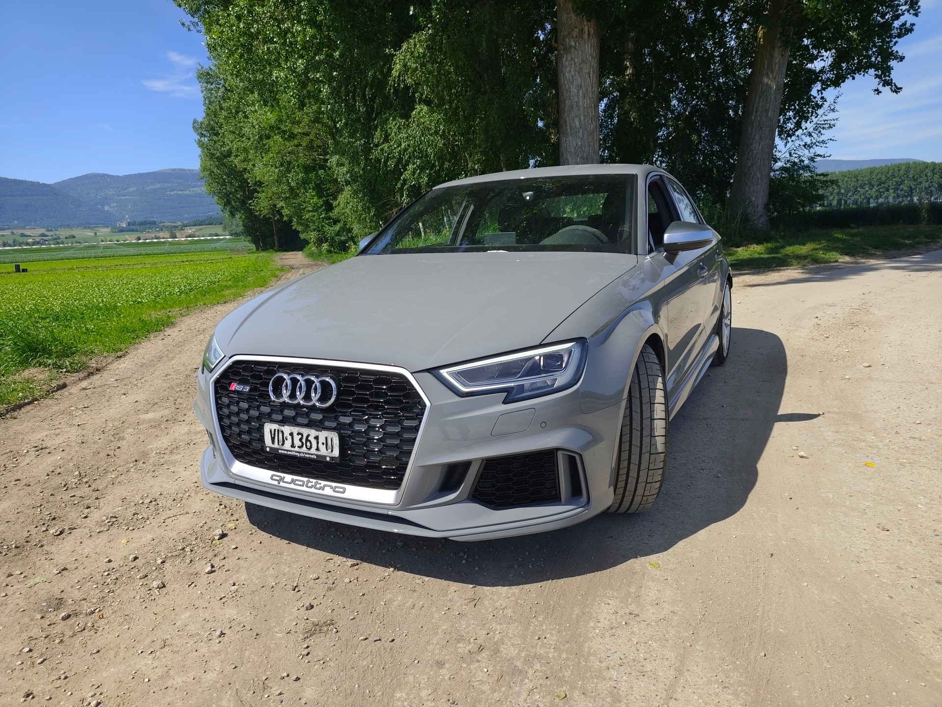 AUDI RS3 Limousine 2.5 TSI quattro S-tronic-image-1