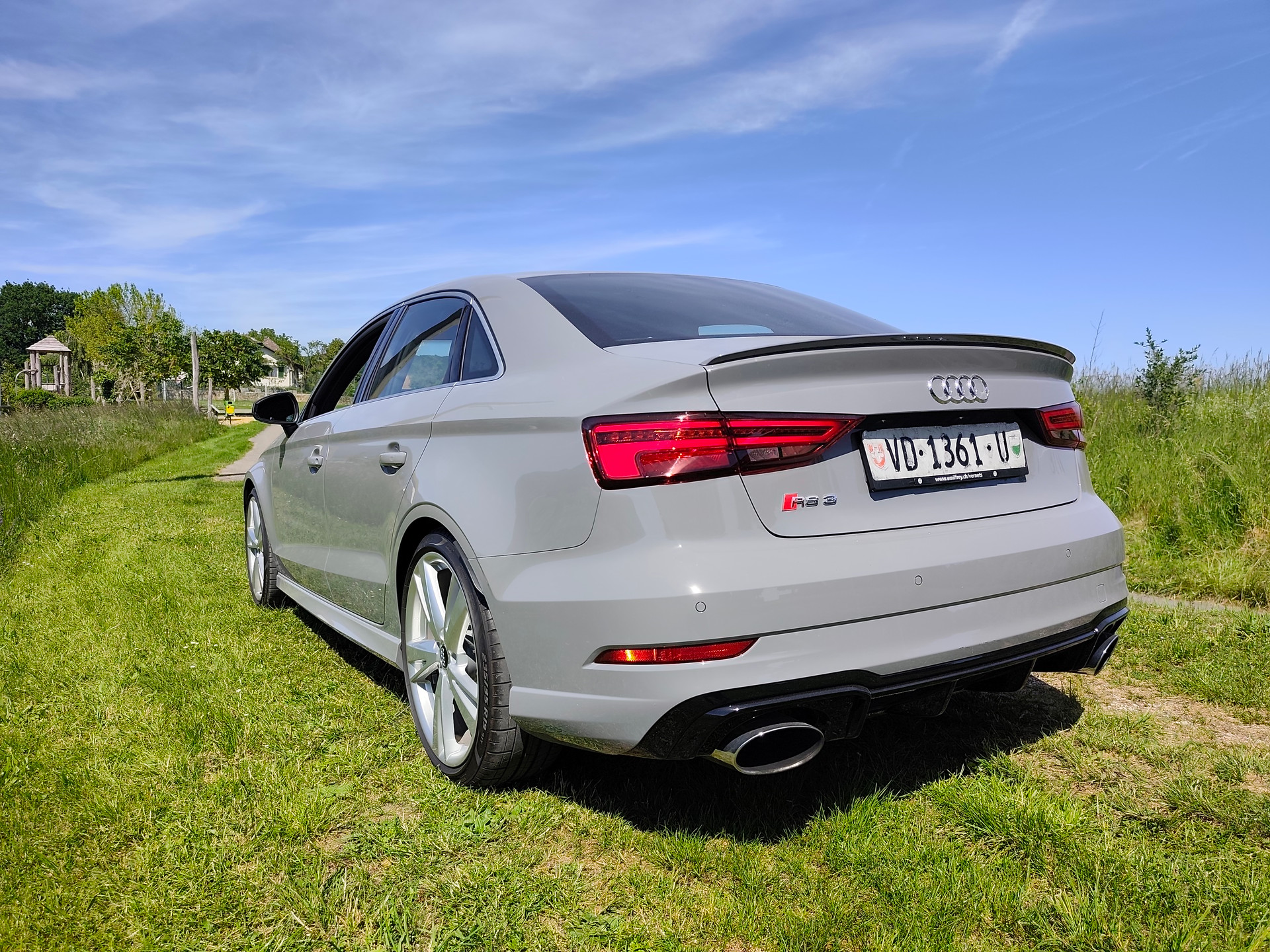 AUDI RS3 Limousine 2.5 TSI quattro S-tronic-image-3