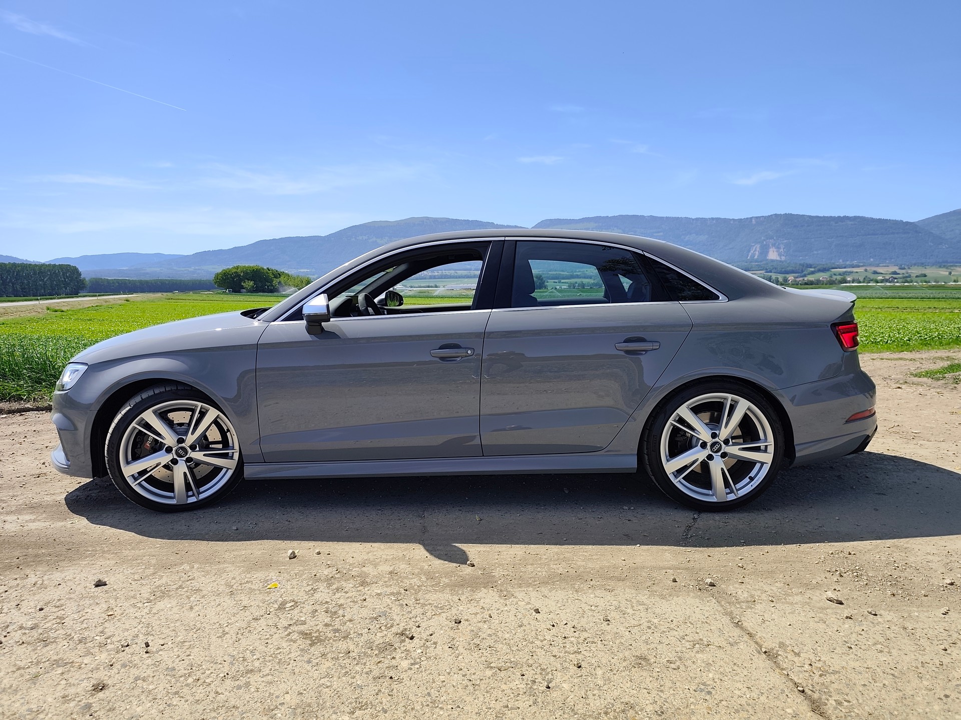 AUDI RS3 Limousine 2.5 TSI quattro S-tronic-image-8
