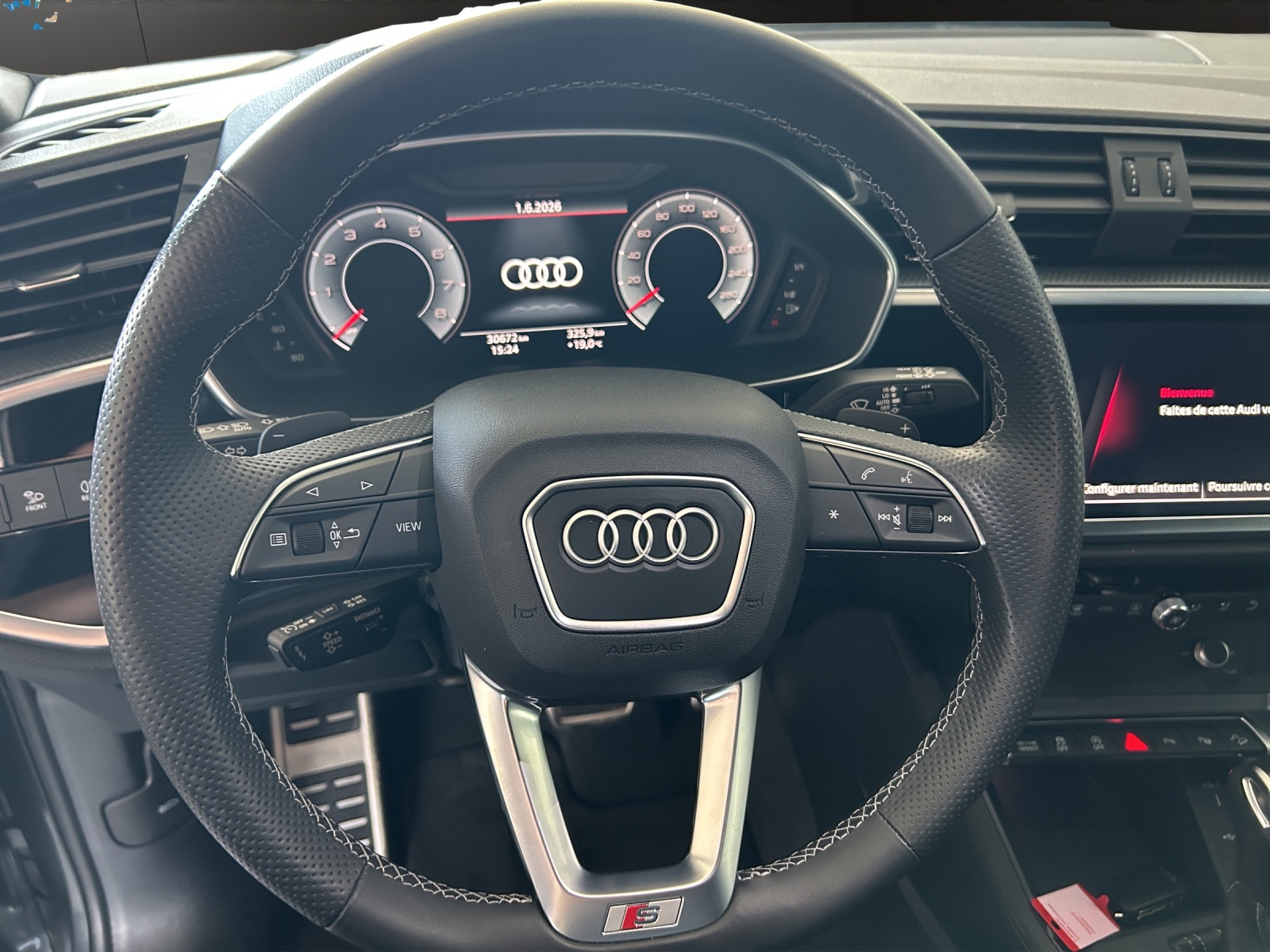 AUDI Q3 Sportback 40 TFSI S line quattro S-tronic-image-8