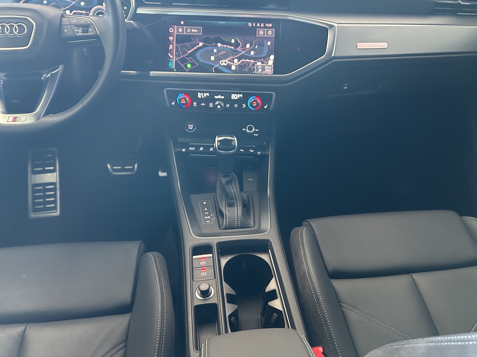 AUDI Q3 Sportback 40 TFSI S line quattro S-tronic-image-12